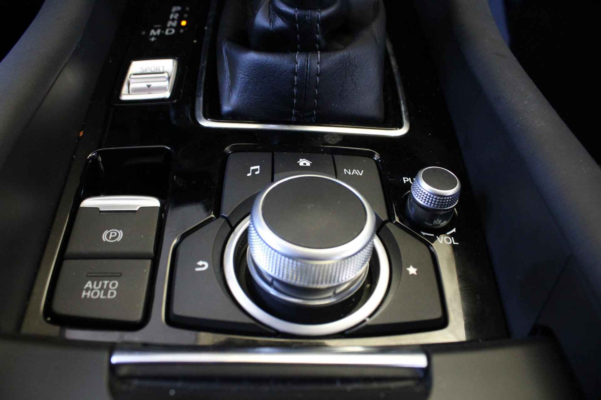 Mazda 6 Sportbreak 2.0 SkyActiv-G 165 Business Automaat! | | Xenon verlichting | Trekhaak | Lederen bekleding | Stoelverwarming | Stoel Ventilatie voor | - 29/42