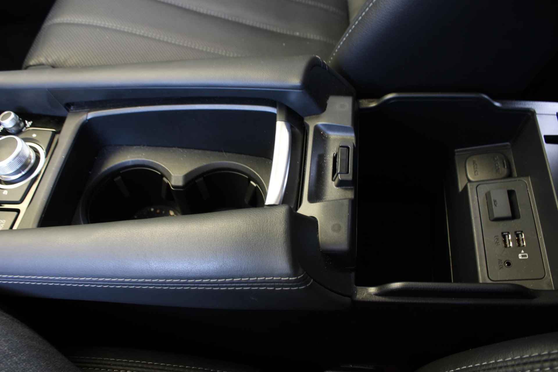 Mazda 6 Sportbreak 2.0 SkyActiv-G 165 Business Automaat! | | Xenon verlichting | Trekhaak | Lederen bekleding | Stoelverwarming | Stoel Ventilatie voor | - 31/42