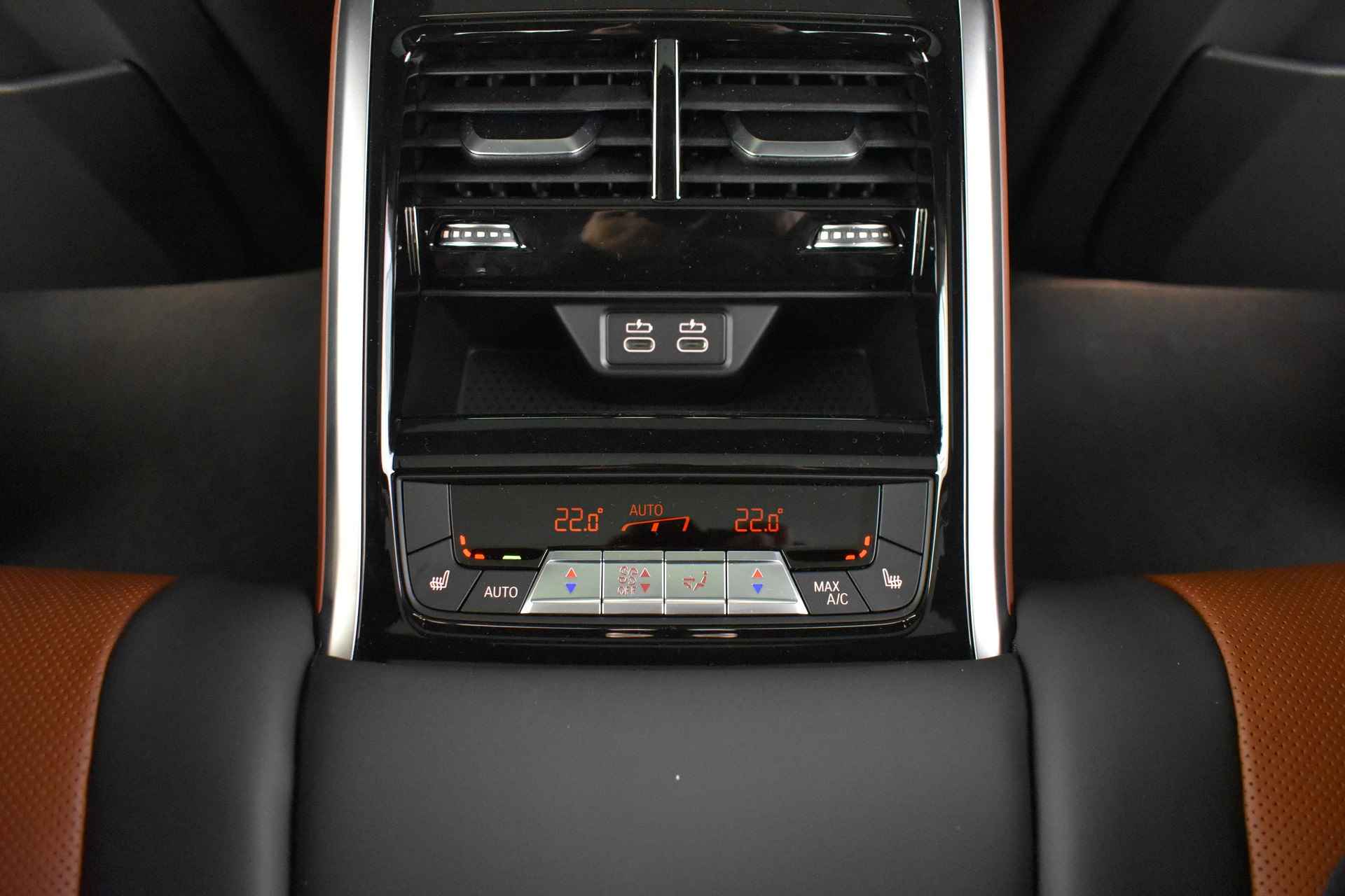 BMW 8 Serie Gran Coupé 840i xDrive High Executive M Sport Automaat / Panoramadak / Laserlight / Bowers & Wilkins / Driving Assistant Professional / Stoelventilatie / Soft-Close / Comfort Access - 20/66