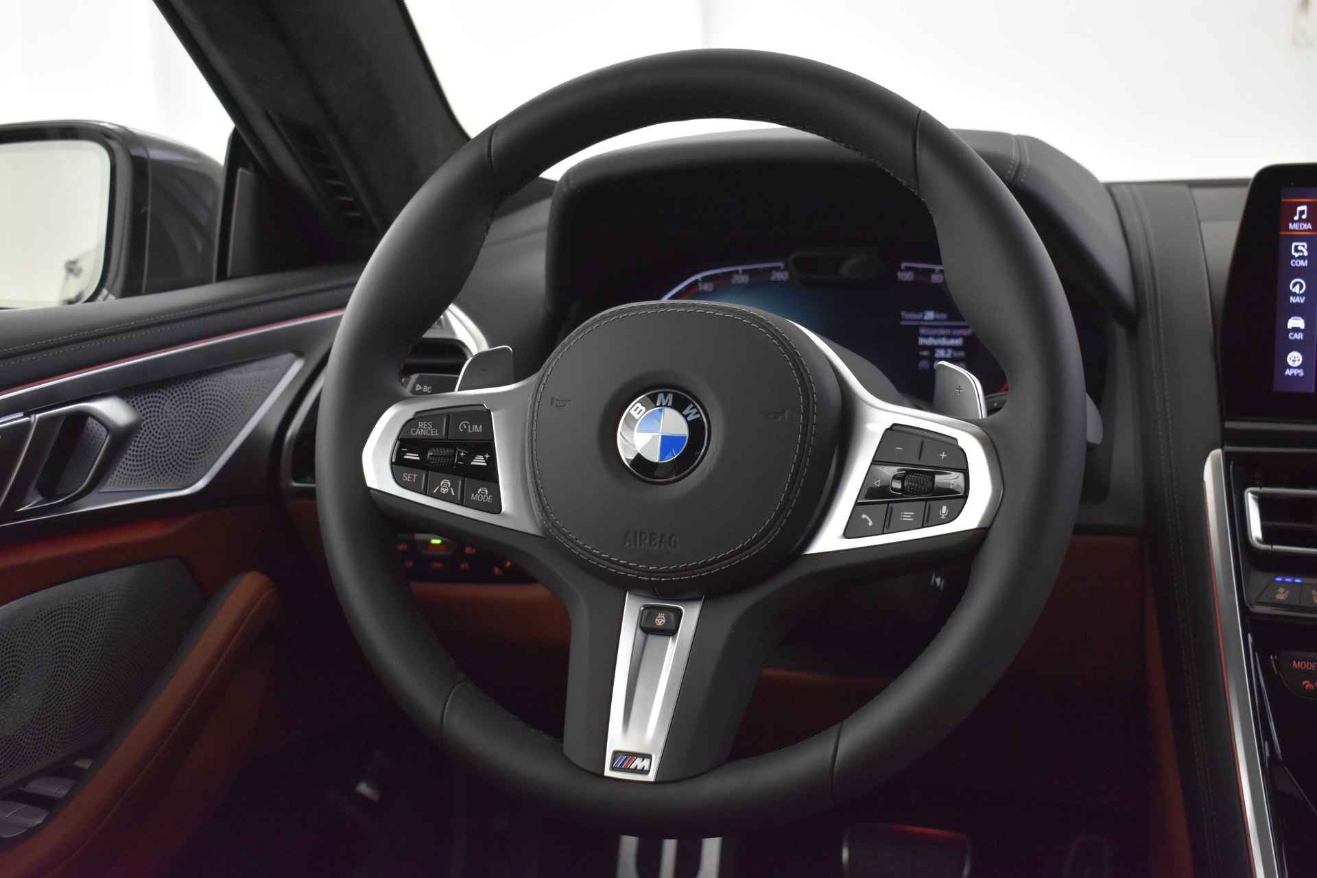 BMW 8 Serie Gran Coupé 840i xDrive High Executive M Sport Automaat / Panoramadak / Laserlight / Bowers & Wilkins / Driving Assistant Professional / Stoelventilatie / Soft-Close / Comfort Access - 28/66