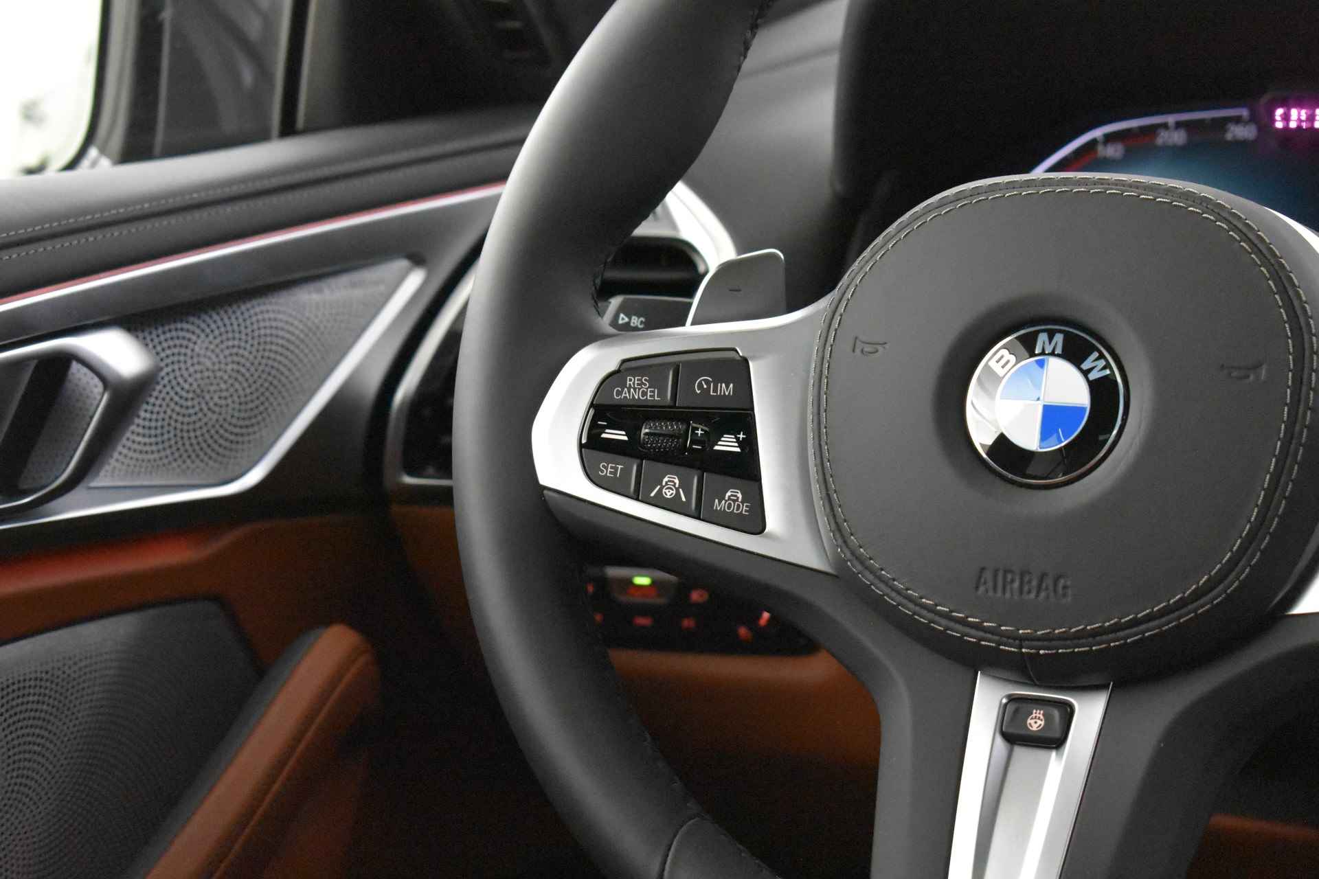 BMW 8 Serie Gran Coupé 840i xDrive High Executive M Sport Automaat / Panoramadak / Laserlight / Bowers & Wilkins / Driving Assistant Professional / Stoelventilatie / Soft-Close / Comfort Access - 29/66