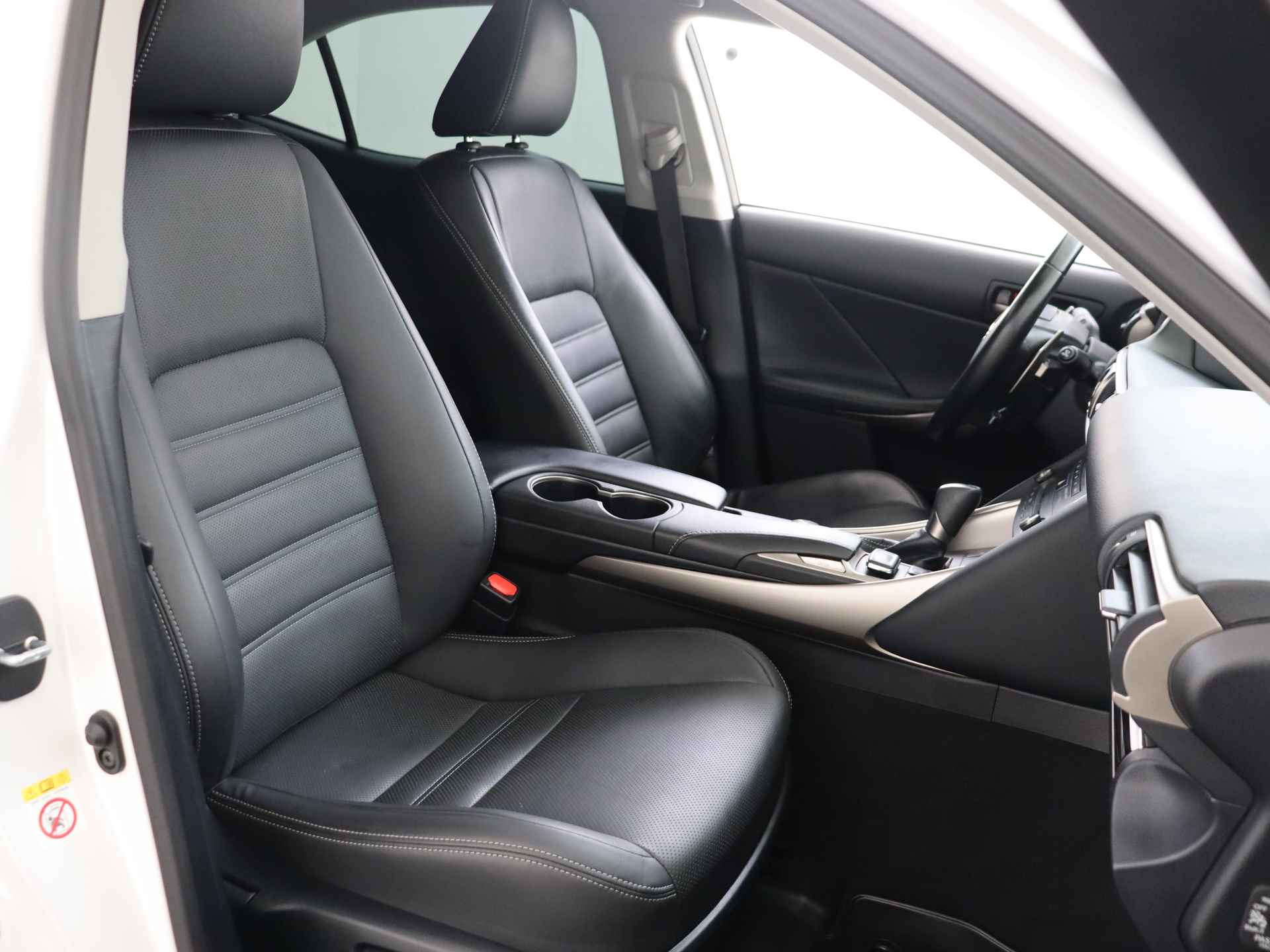 Lexus IS 300h Hybrid Business Line | Lederen Bekleding | Elektrische Stoelen | Sunroof | - 28/45