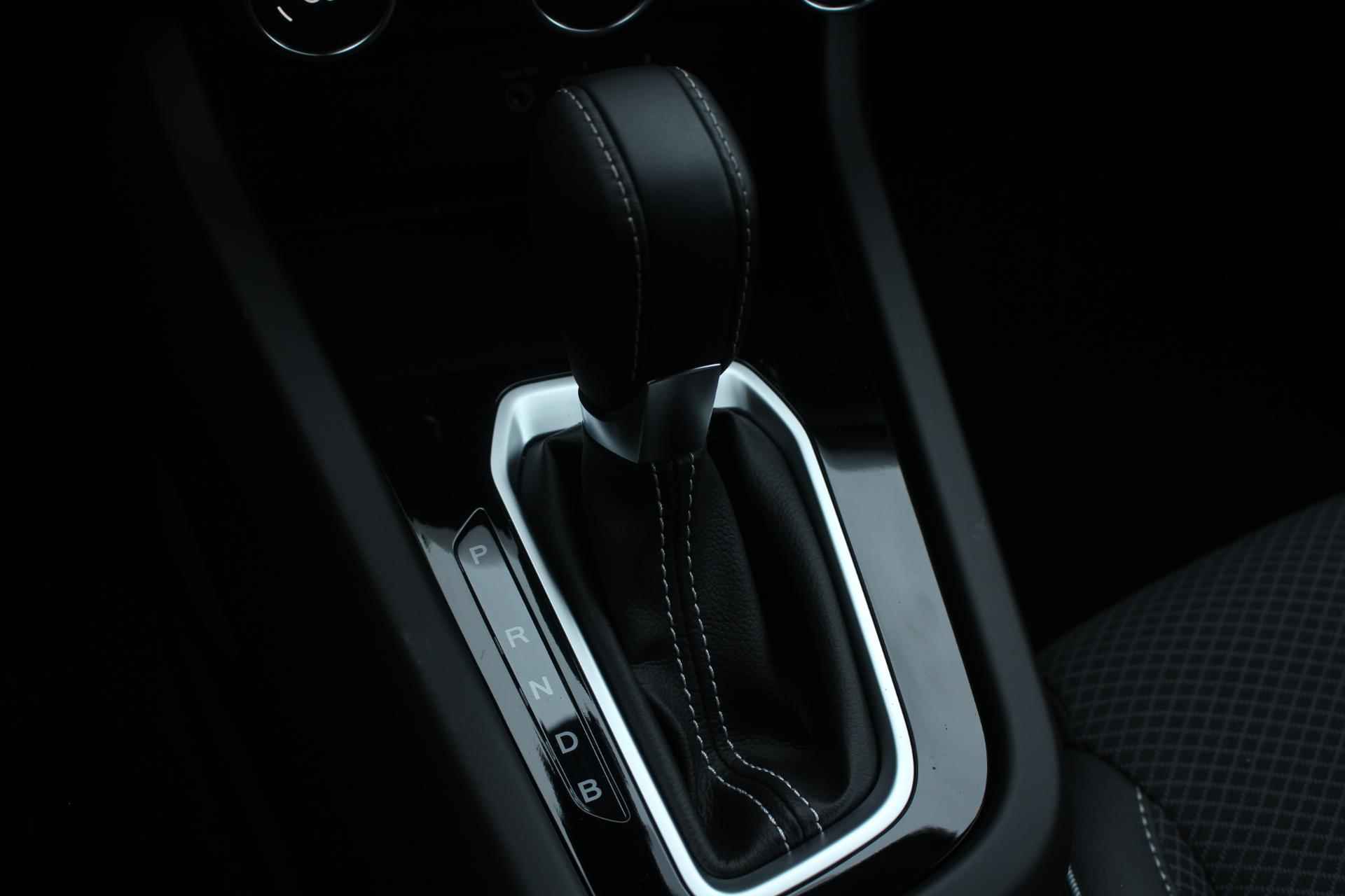 Renault Arkana 1.6 E-Tech hybrid 145 Pk techno | Navigatie | Apple & Android Carplay | Parkeersensoren & Camera | Blindspot | Climate Control | Automatische Verlichting & Regensensoren | Privacy Glass | 18inch Lichtmetalen Velgen | - 24/28