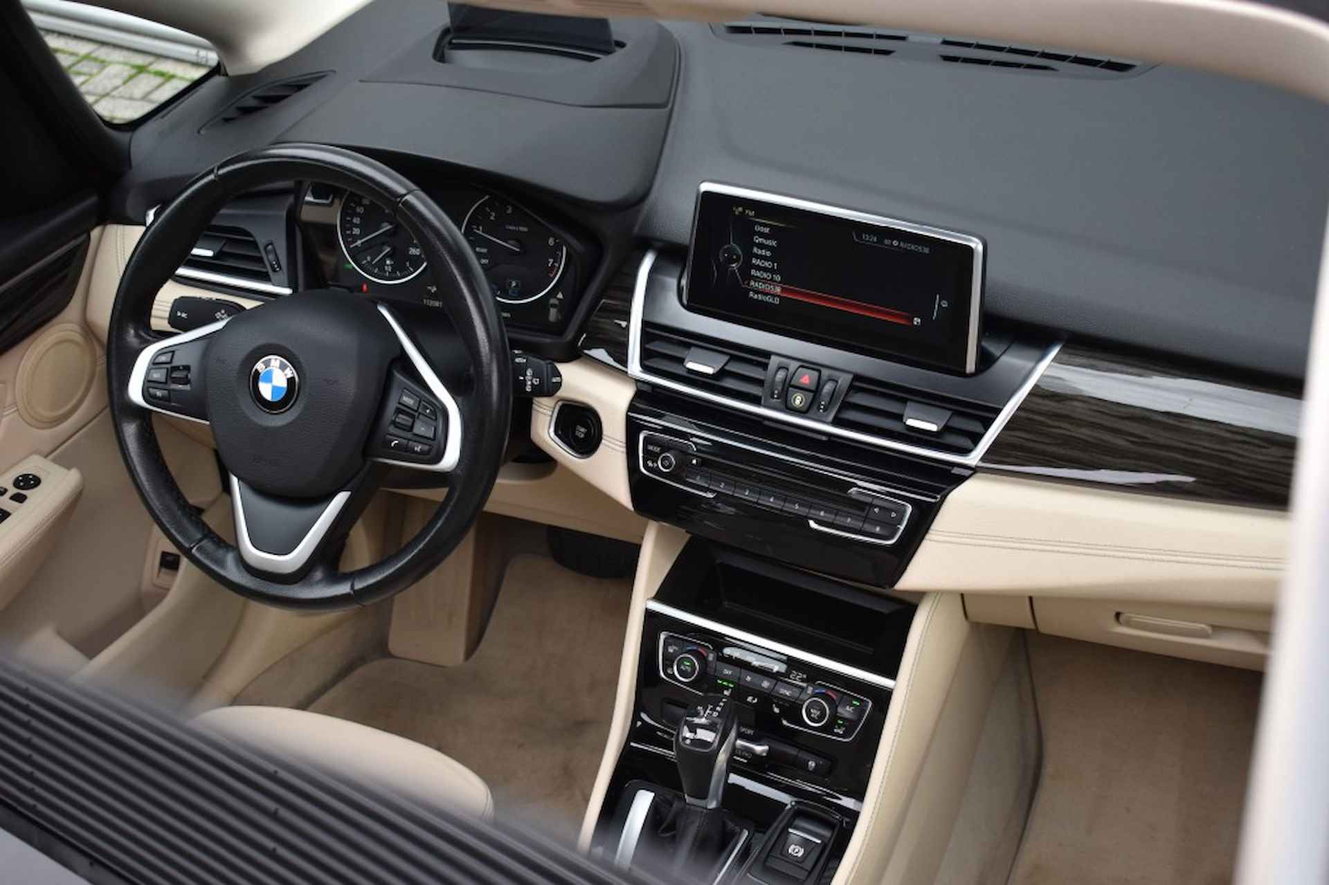 BMW 2-serie 225XE PHEV LUXURY / LEDER / HUD / P.DAK / SPORTSTOELEN / P.CAMER - 10/47