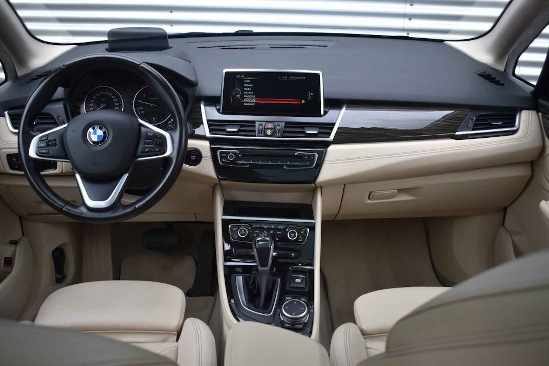 BMW 2-serie 225XE PHEV LUXURY / LEDER / HUD / P.DAK / SPORTSTOELEN / P.CAMER - 31/47