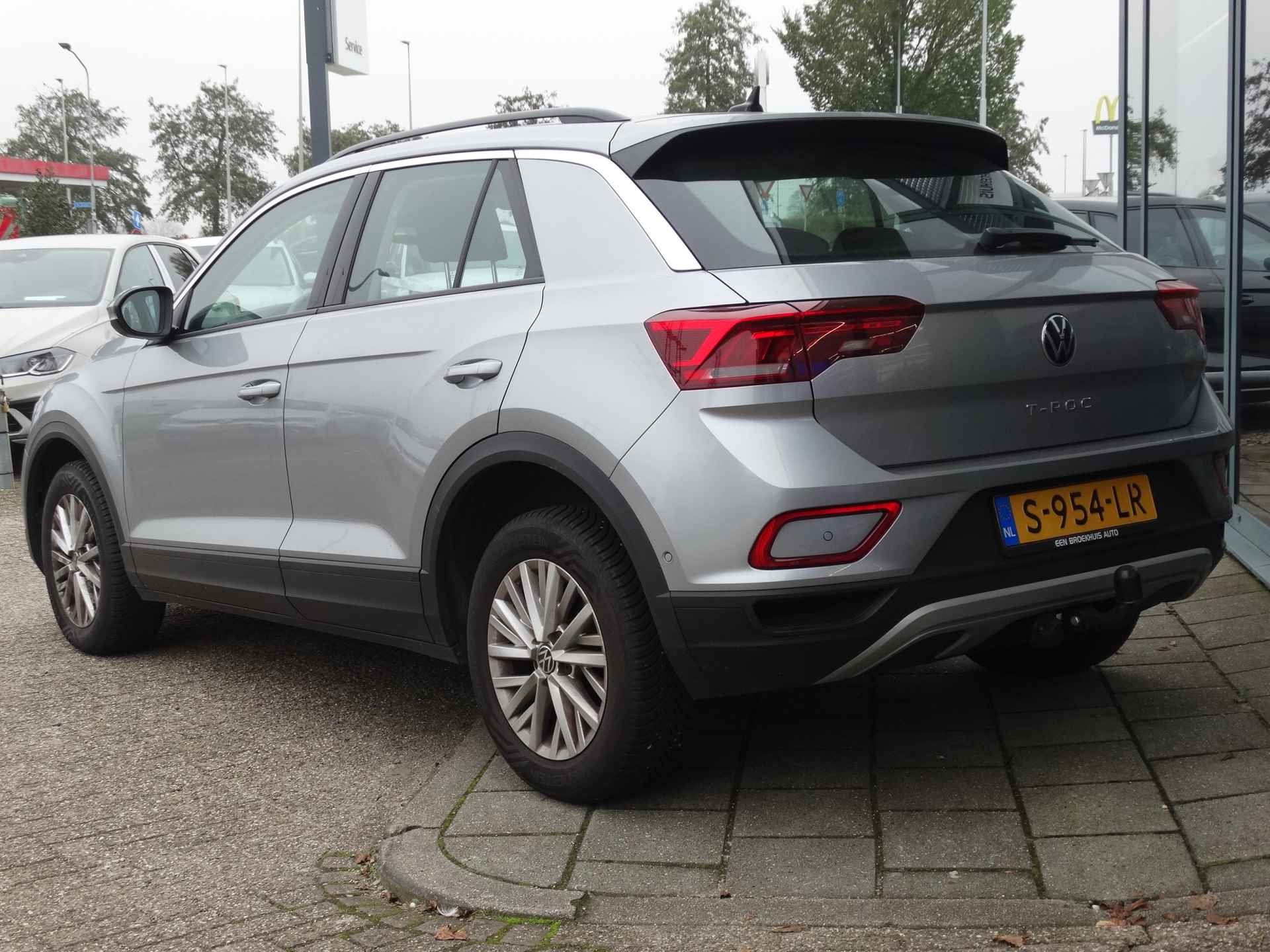 Volkswagen T-Roc 1.0 TSI 110PK Life | Apple Carplay/Android Auto | Cruise Control | Airco | Parkeersensoren | - 2/17