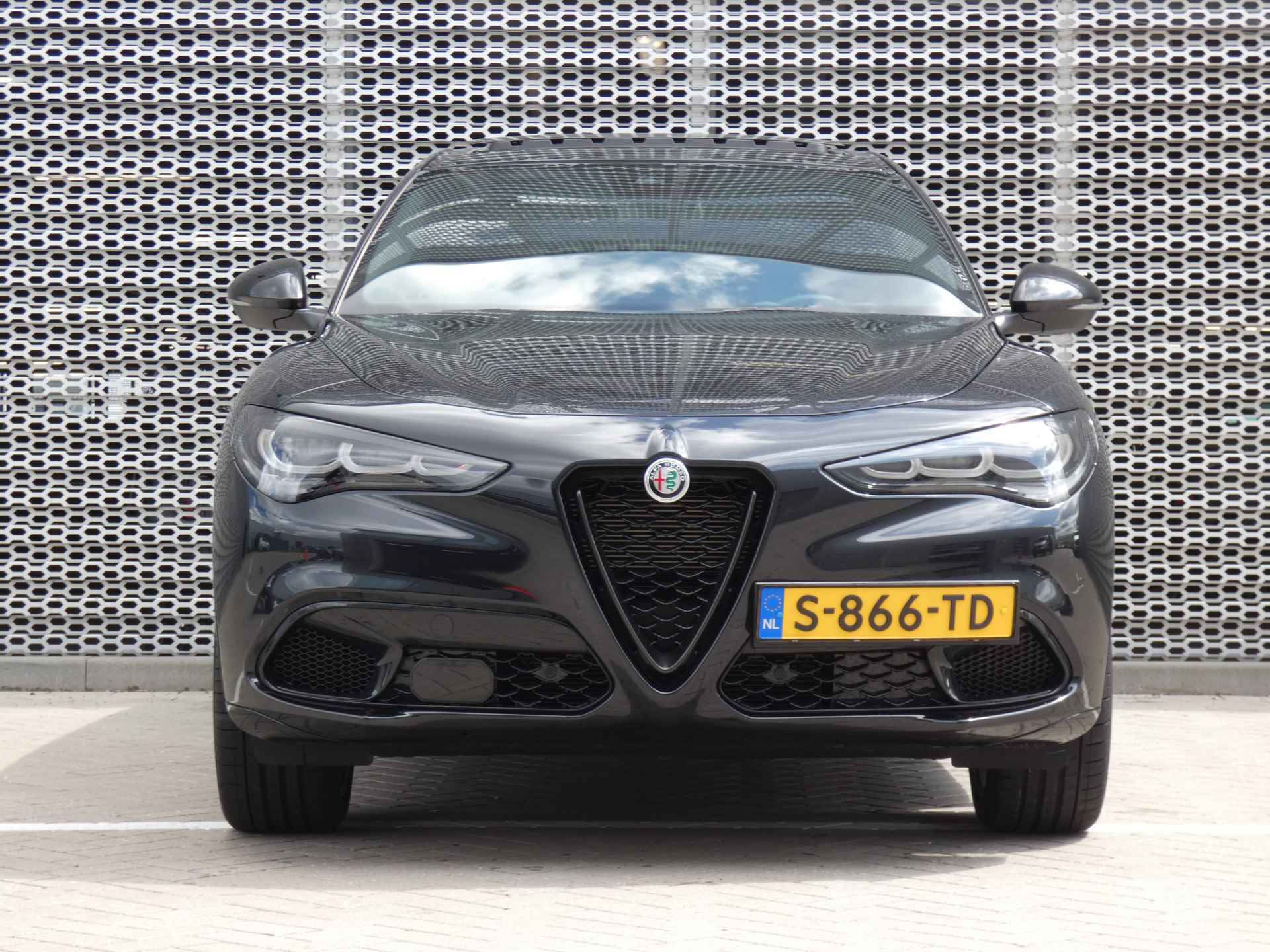 Alfa Romeo Stelvio 2.0 T 280PK GME AWD Competizione | Leder | Panoramadak | 21" Velgen | Navigatie - 36/39