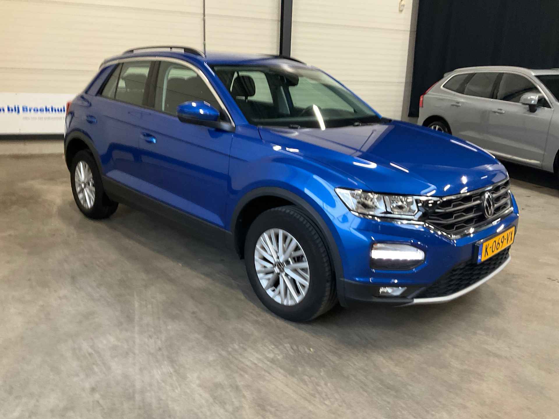 Volkswagen T-Roc 1.0 TSI 110 pk Style | Elektrisch bedienbare achterklep | Trekhaak | Navigatie | - 2/6