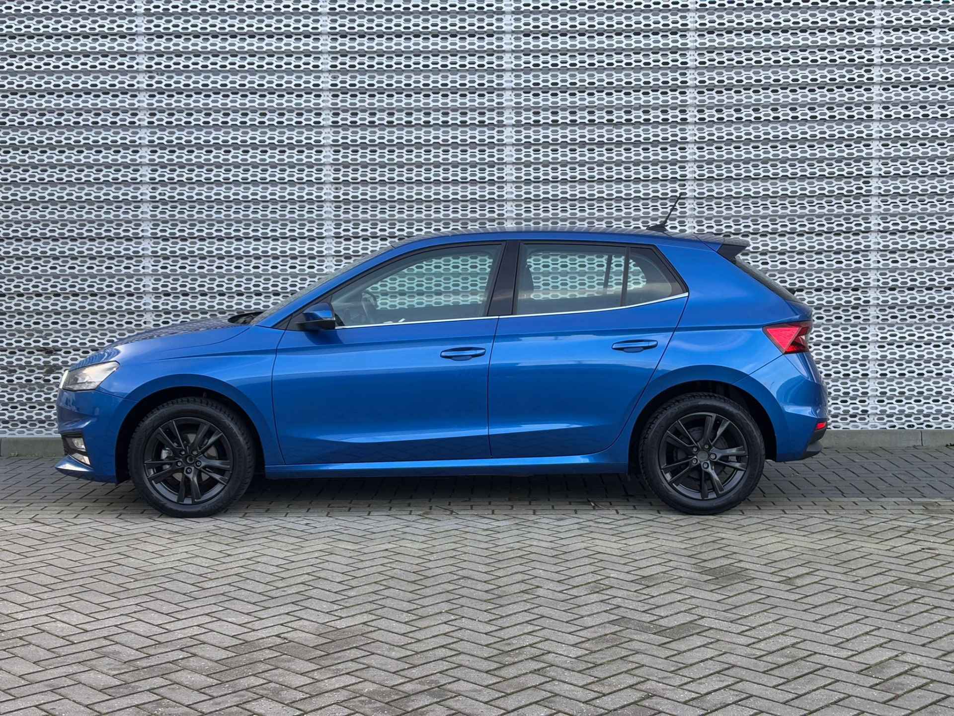 Škoda Fabia 1.0 TSI Business Edition / Parkeersensoren Achter / Stoelverwarming / LED / App-Connect / 15" LMV P4 - 5/31