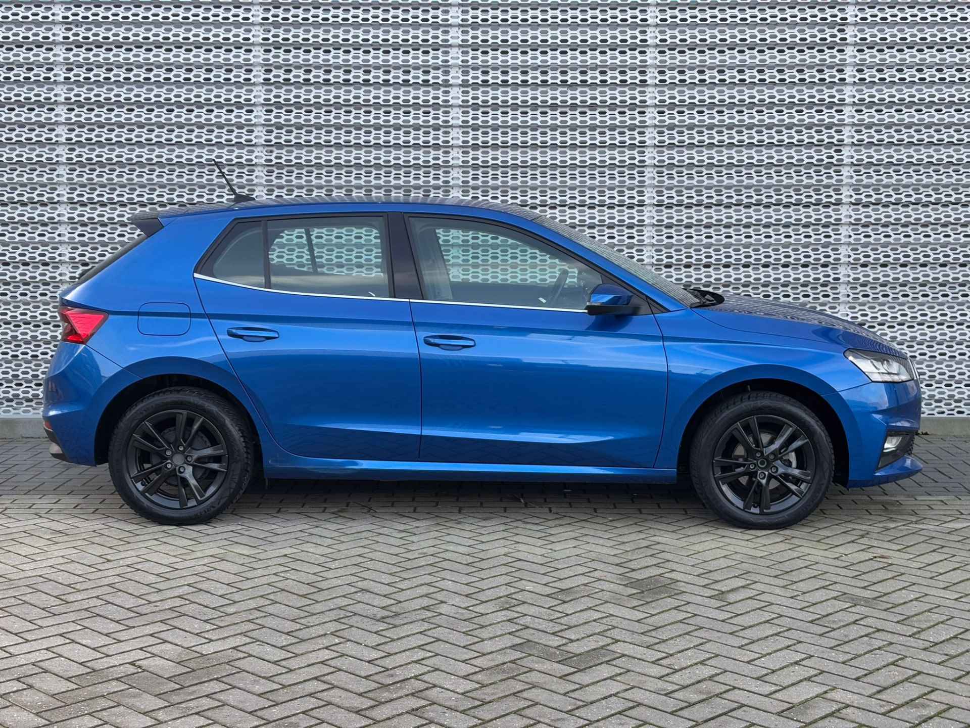 Škoda Fabia 1.0 TSI Business Edition / Parkeersensoren Achter / Stoelverwarming / LED / App-Connect / 15" LMV P4 - 9/31