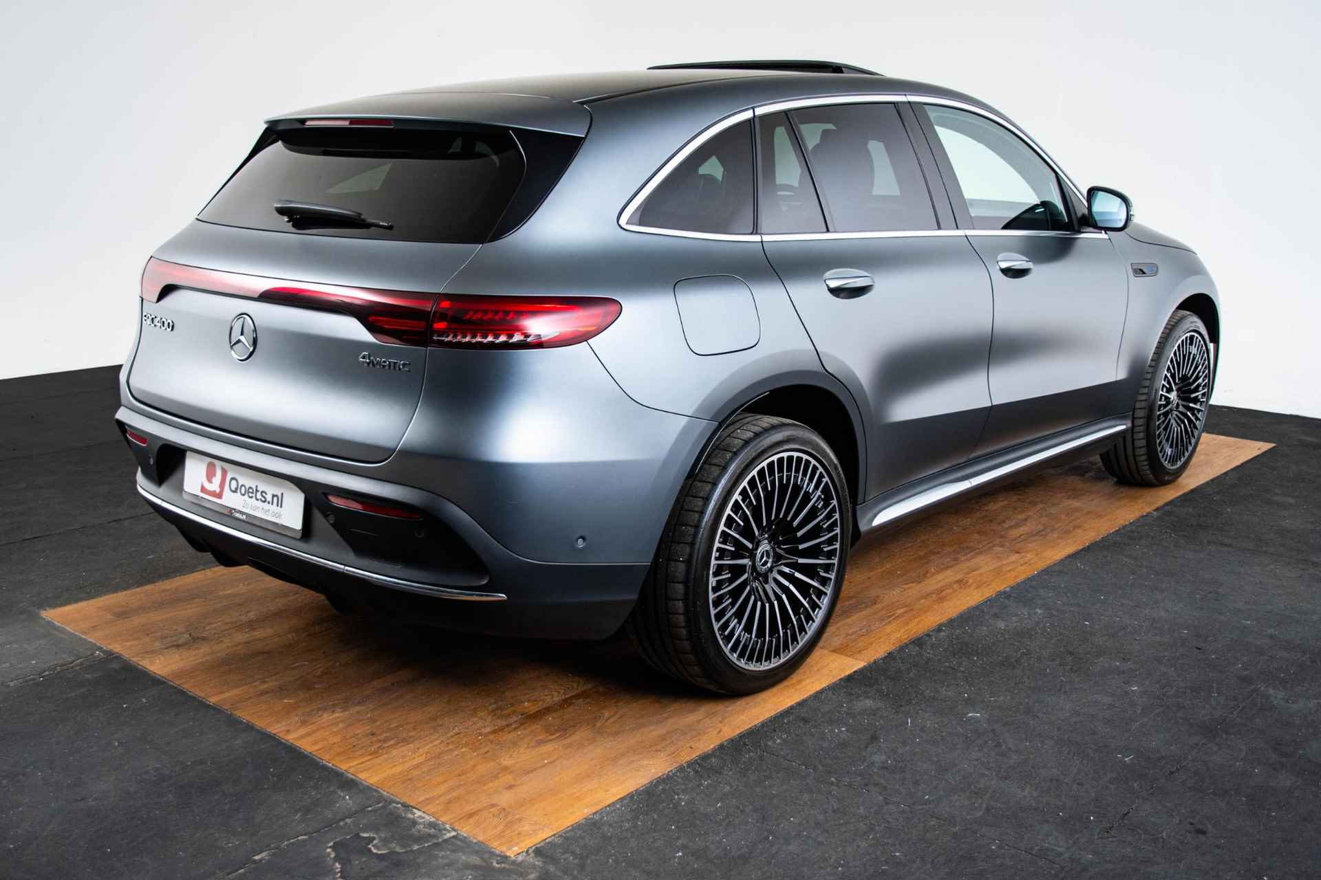 Mercedes-Benz EQC 400 4MATIC Premium Plus 80 kWh AMG Line Interieur/Exterieur - Trekhaak - Schuifdak - Memorystoelen -  Burmester - 21 inch - Head Up - Rijassistentiepakket - Verkeersbordenassistent - 11/73