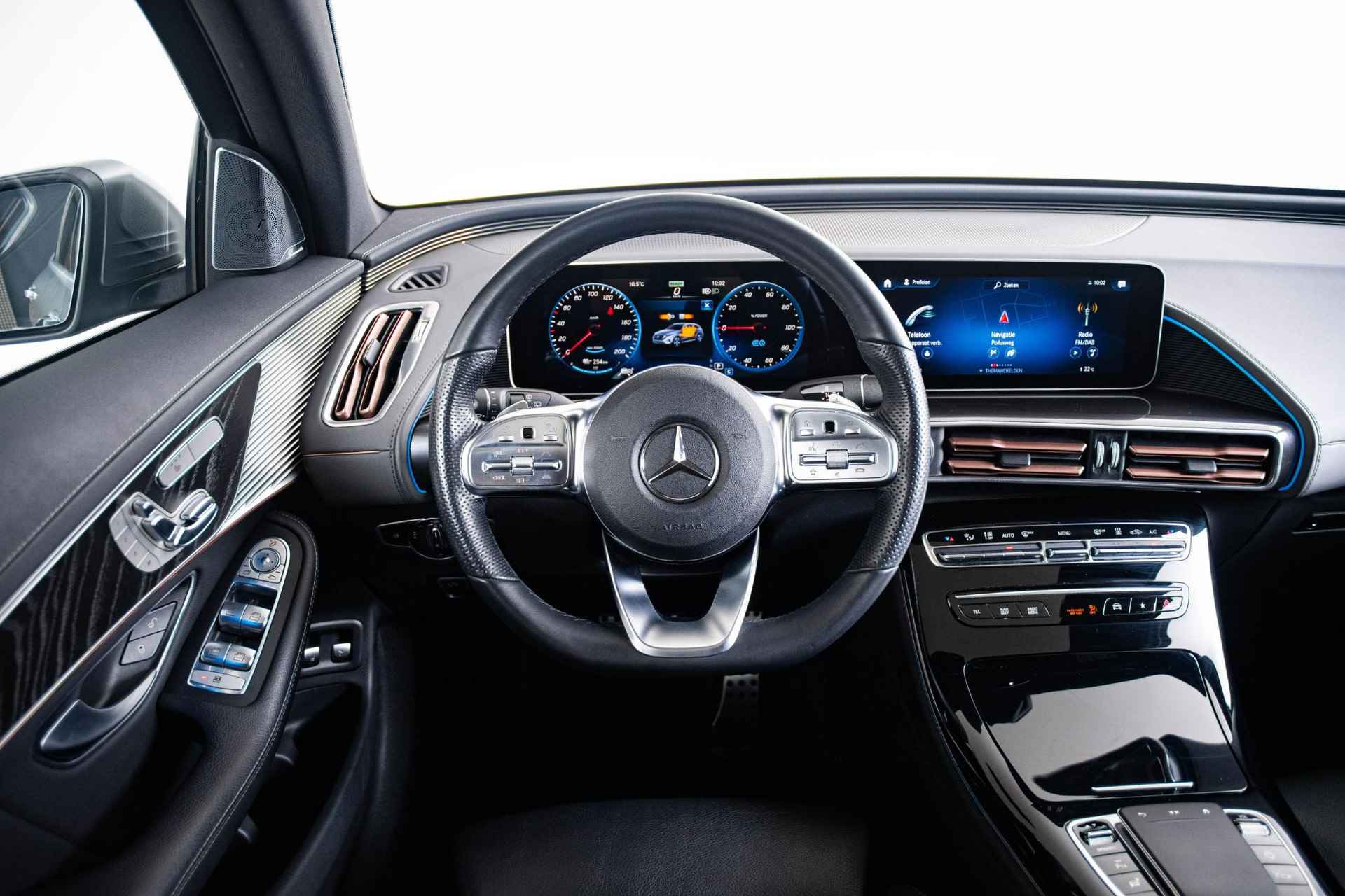 Mercedes-Benz EQC 400 4MATIC Premium Plus 80 kWh AMG Line Interieur/Exterieur - Trekhaak - Schuifdak - Memorystoelen -  Burmester - 21 inch - Head Up - Rijassistentiepakket - Verkeersbordenassistent - 15/73