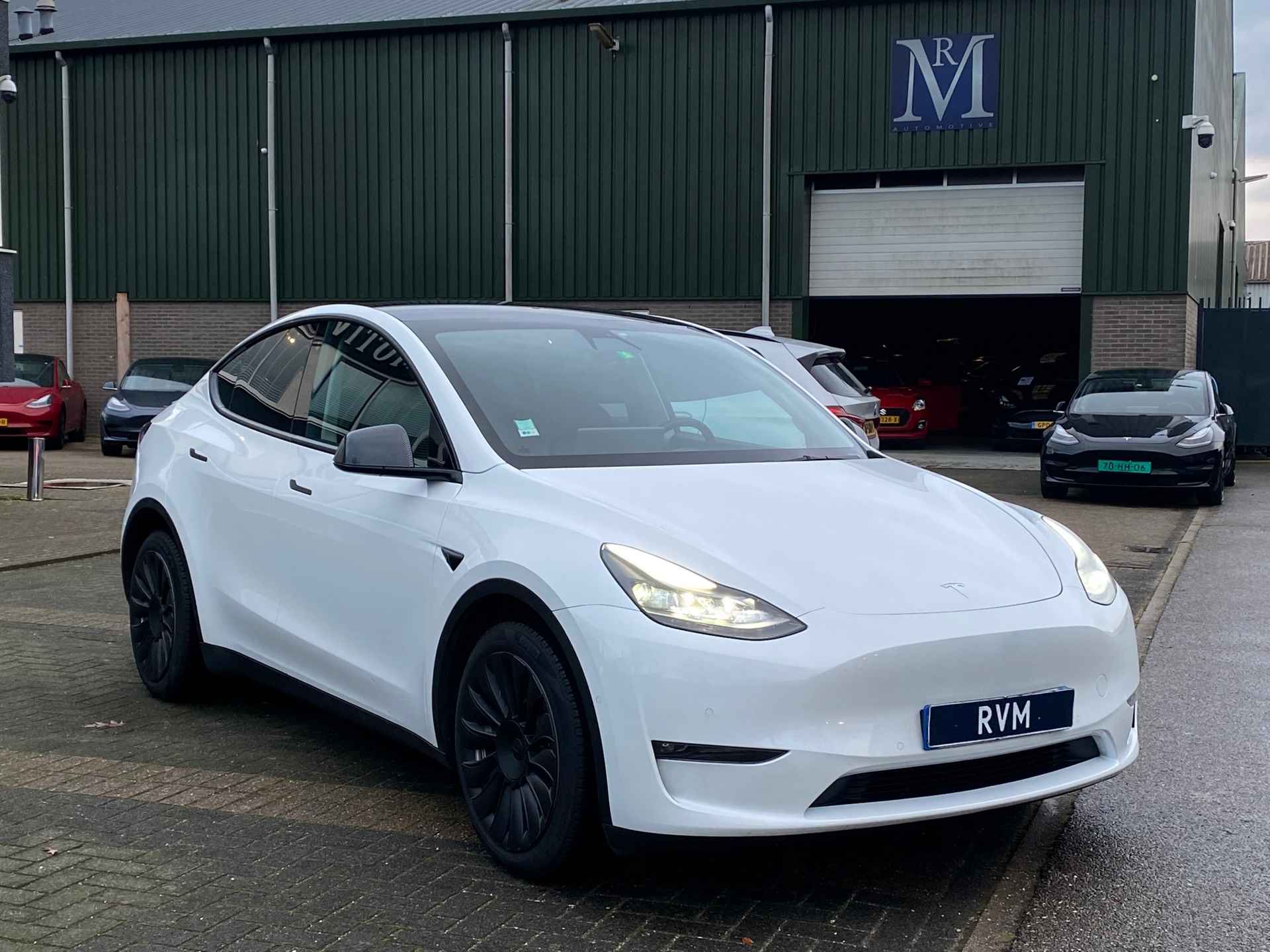 Tesla Model Y Long Range AWD 75 kWh VAN 38.900 VOOR 35.877 EINDEJAARSVOORDEEL 3.023,- | AUTOPILOT | LEDER | PANO | ELEK. KOFFER - 4/40