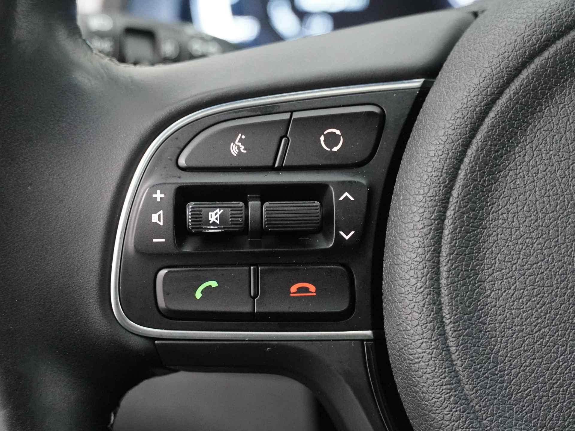 Kia Niro 1.6 GDi Hybrid Design Edition - Navigatie - Open dak - Stoelverwarming - 18" Lichtmetalen velgen - Fabrieksgarantie tot 05-2025 - 24/49