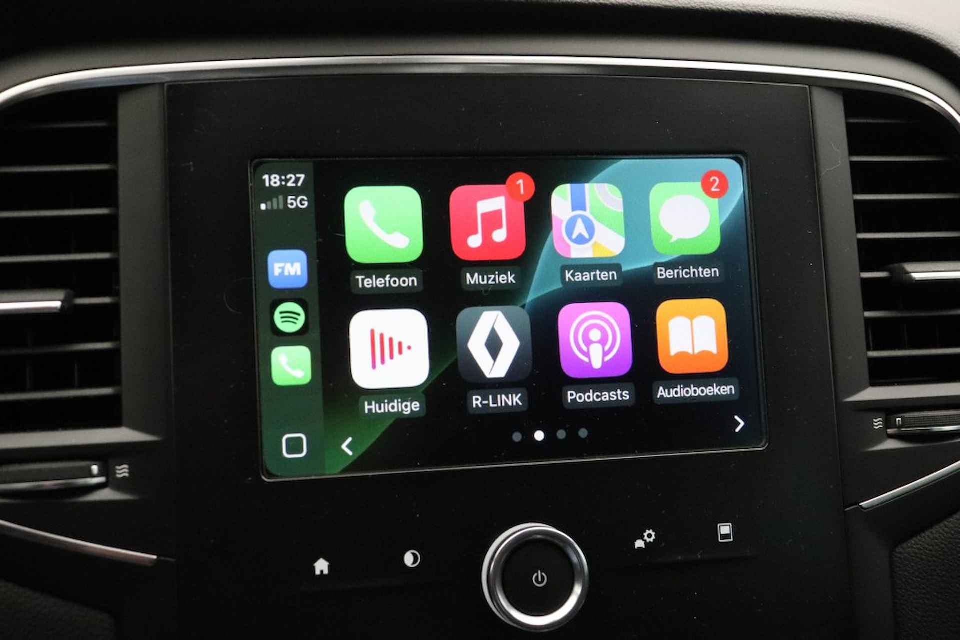 RENAULT Megane Estate 1.3 TCe Limited - Carplay, Navi - 6/26