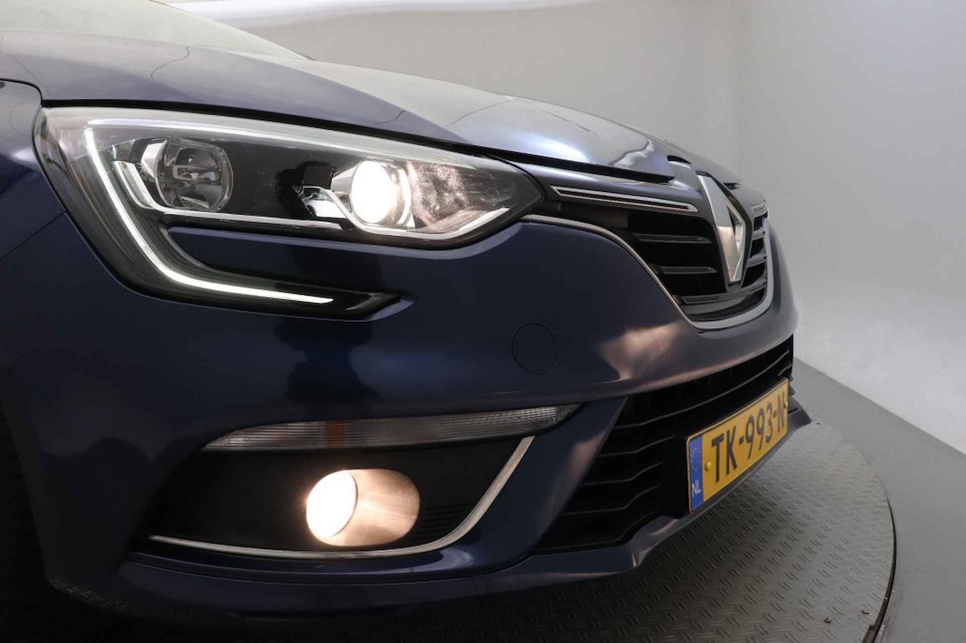 RENAULT Megane Estate 1.3 TCe Limited - Carplay, Navi - 23/26