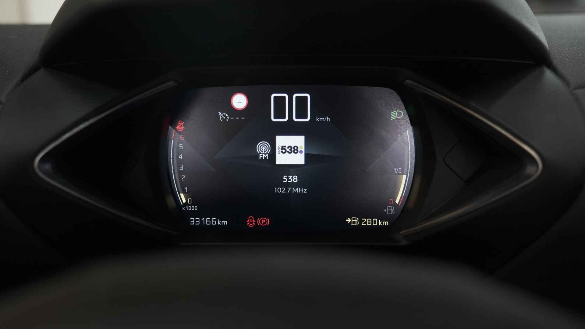 DS 3 Crossback PureTech 100 Montmartre | Parkeersensoren | Apple Carplay | Allseason Banden | Navigatie | Climate Control - 33/66