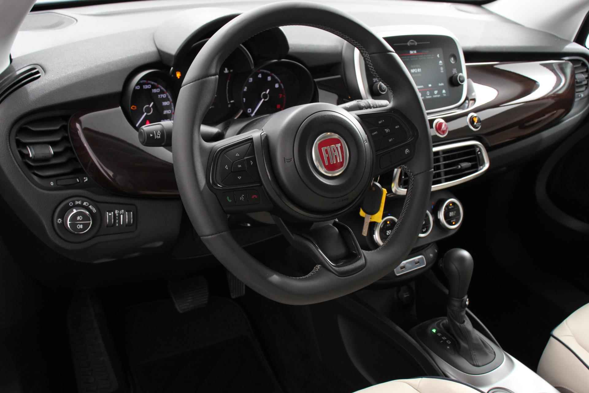 Fiat 500 X Fiat 500X  1,4 Turbo 150pk Yacht Club Capri Aut. | Leder | Navigatie | Beats Audio | Canvas vouwdak | Adaptive Cruise Control | camera | Dab | Led | 18"Lmv | Extra getint glas - 8/37