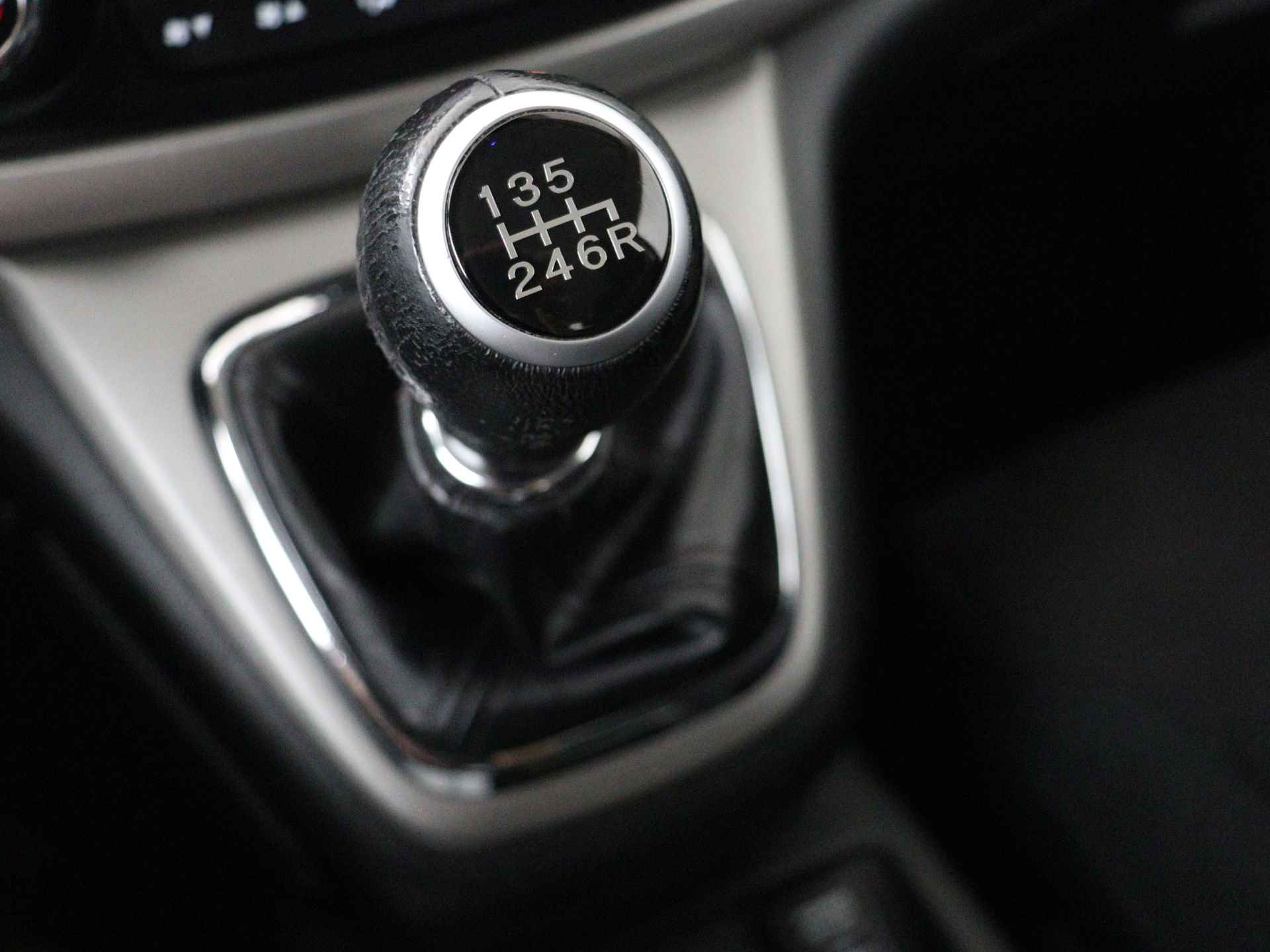 Honda CR-V 2.0 AWD Elegance Limited | Navigatie | Trekhaak | Parkeersensoren voor en achter | Camera - 13/37