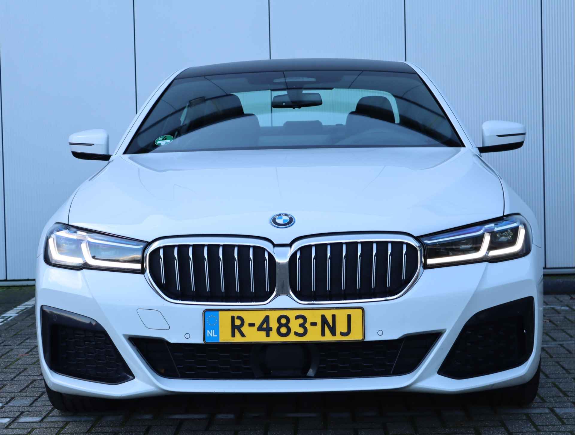 BMW 5 Serie 545e xDrive | H&K | Head-up | Parkeercamera | M-sport | Leder - 7/91