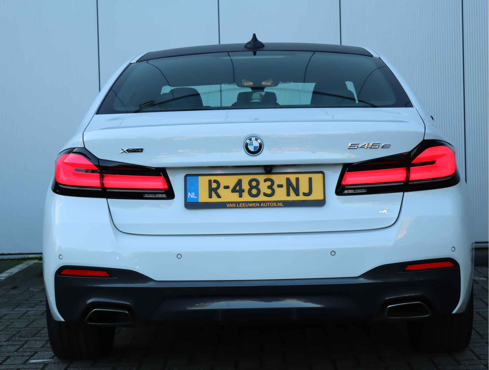 BMW 5 Serie 545e xDrive | H&K | Head-up | Parkeercamera | M-sport | Leder - 8/91