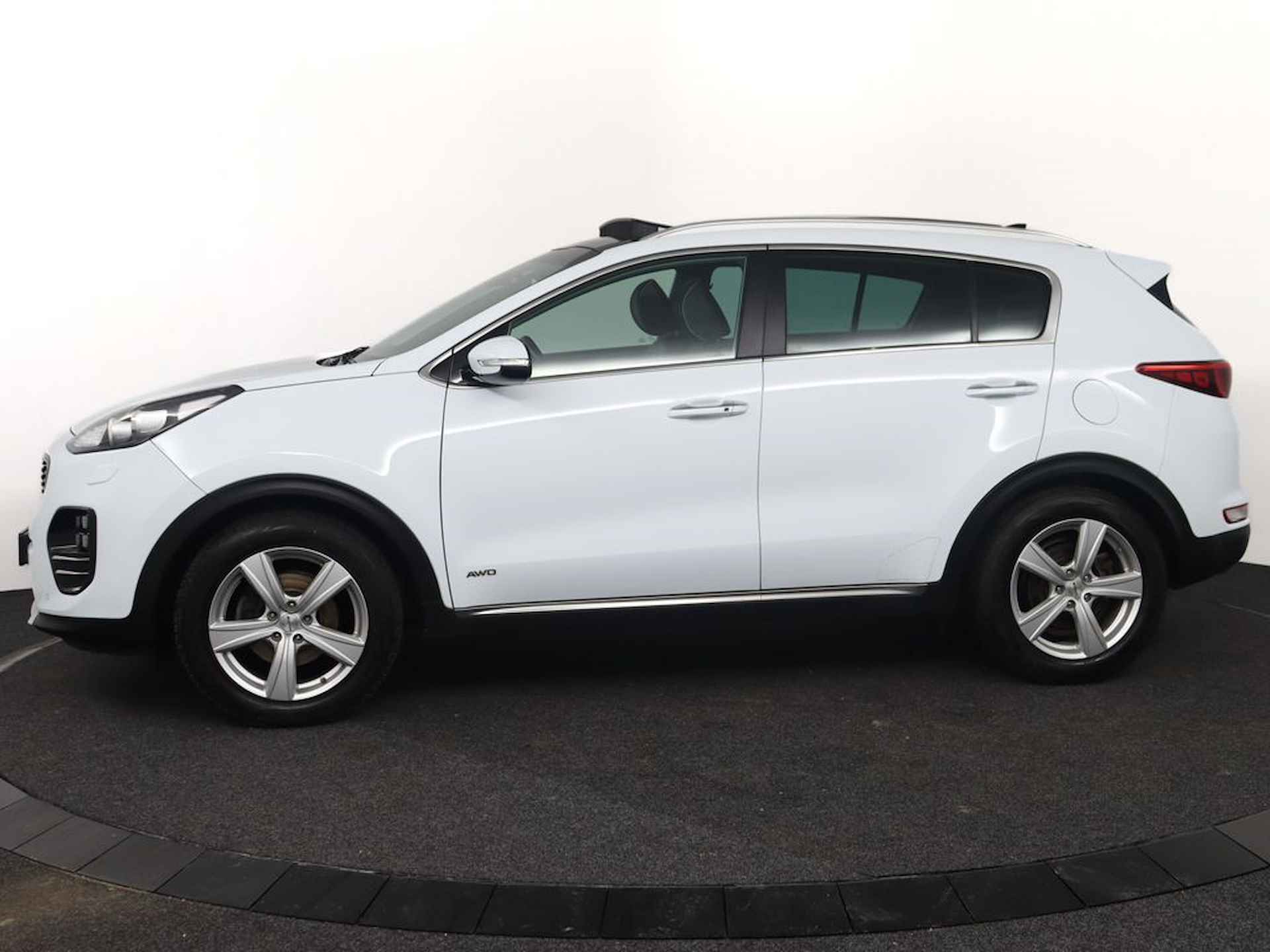 Kia Sportage 1.6 T-GDI 4WD GT-Line PlusLine Trekhaak - Elektrisch glazen panorama-dak - Lederenbekleding Fabrieksgarantie tot 04-2026 - 3/84