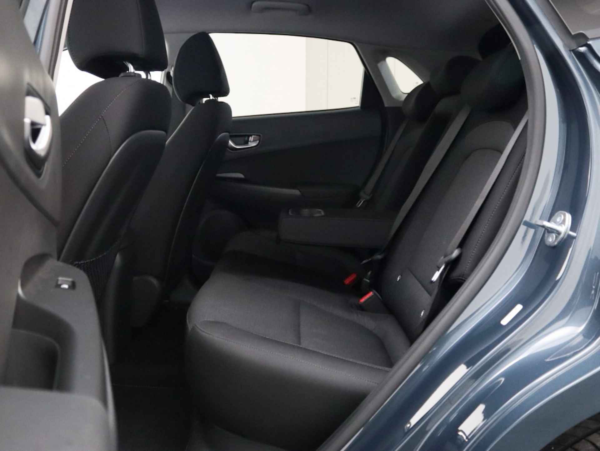 Hyundai Kona EV Fashion 64 kWh | 2.000 SUBSIDIE | Navigatie - 17/36