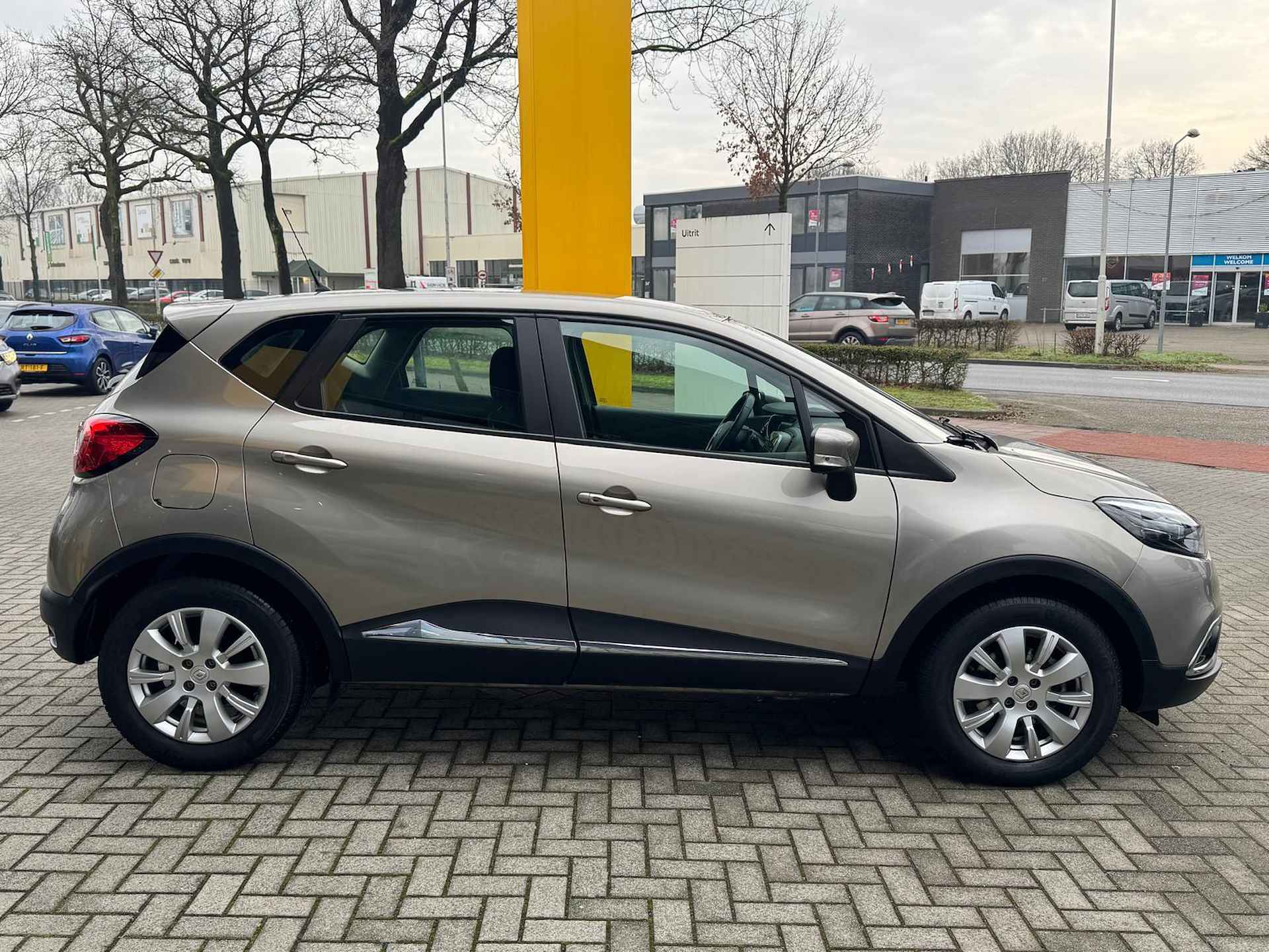 Renault Captur TCe 120 Expression | EDC Automaat | Radio CD-Speler | Parkeersensorenachter | Trekhaak | - 4/23