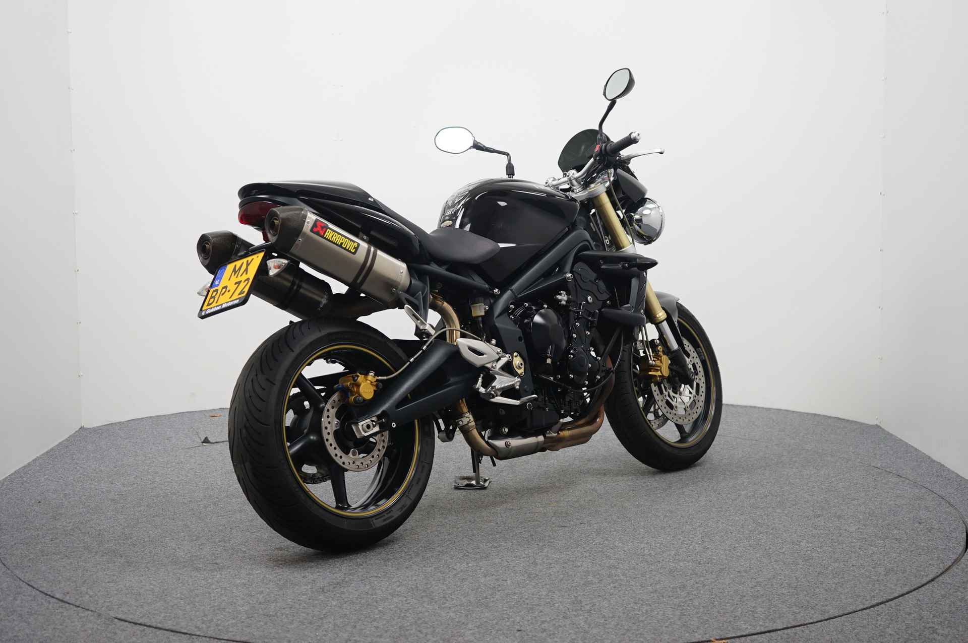 Triumph STREET TRIPLE 675 - 8/14