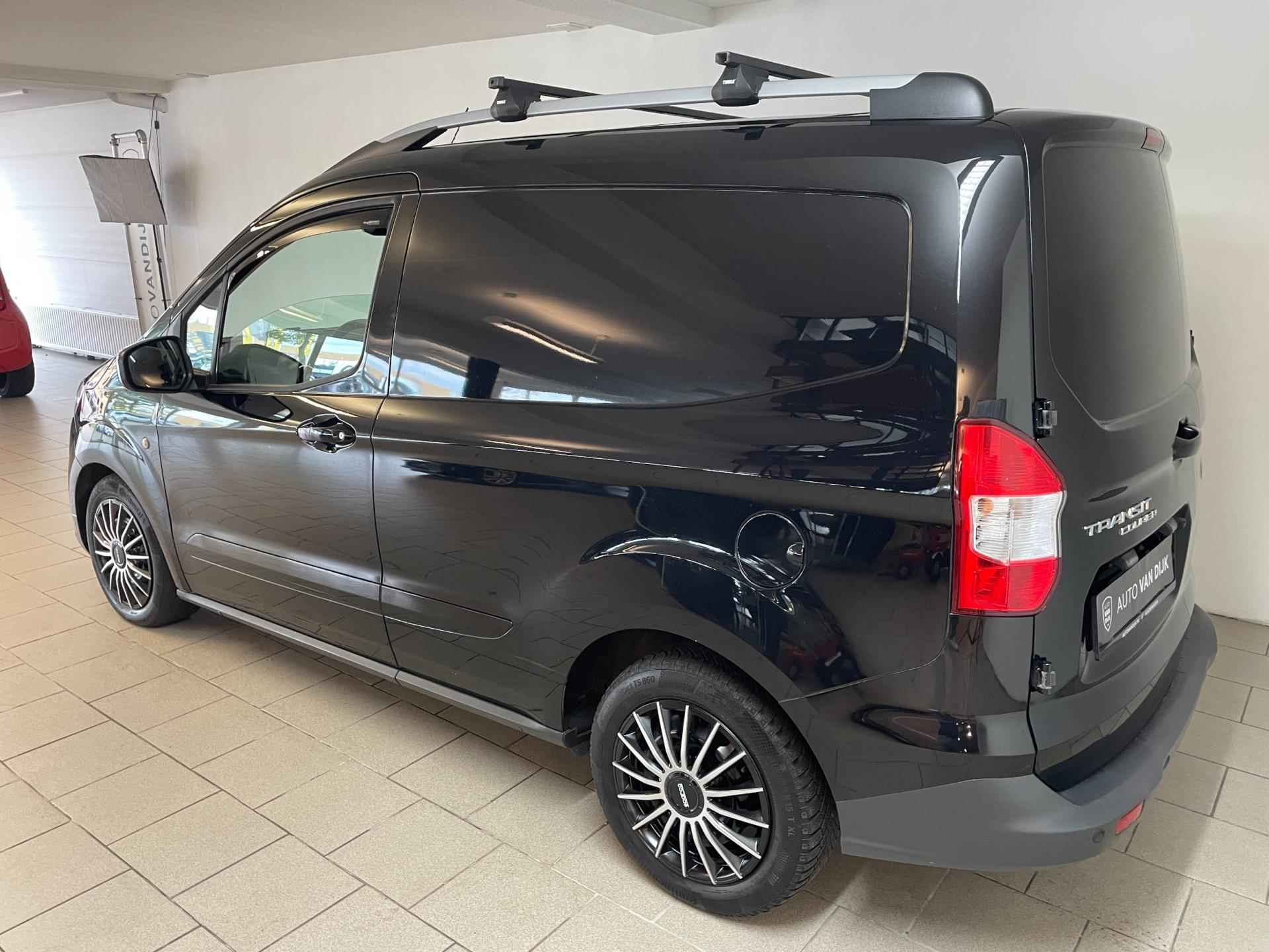 Ford Transit Courier 1.0 Ambiente Start&Stop AIRCO ELEK RAMEN CENT VERG PARKEERSENSOREN ZEER NETTE BESTELAUTO - 4/41