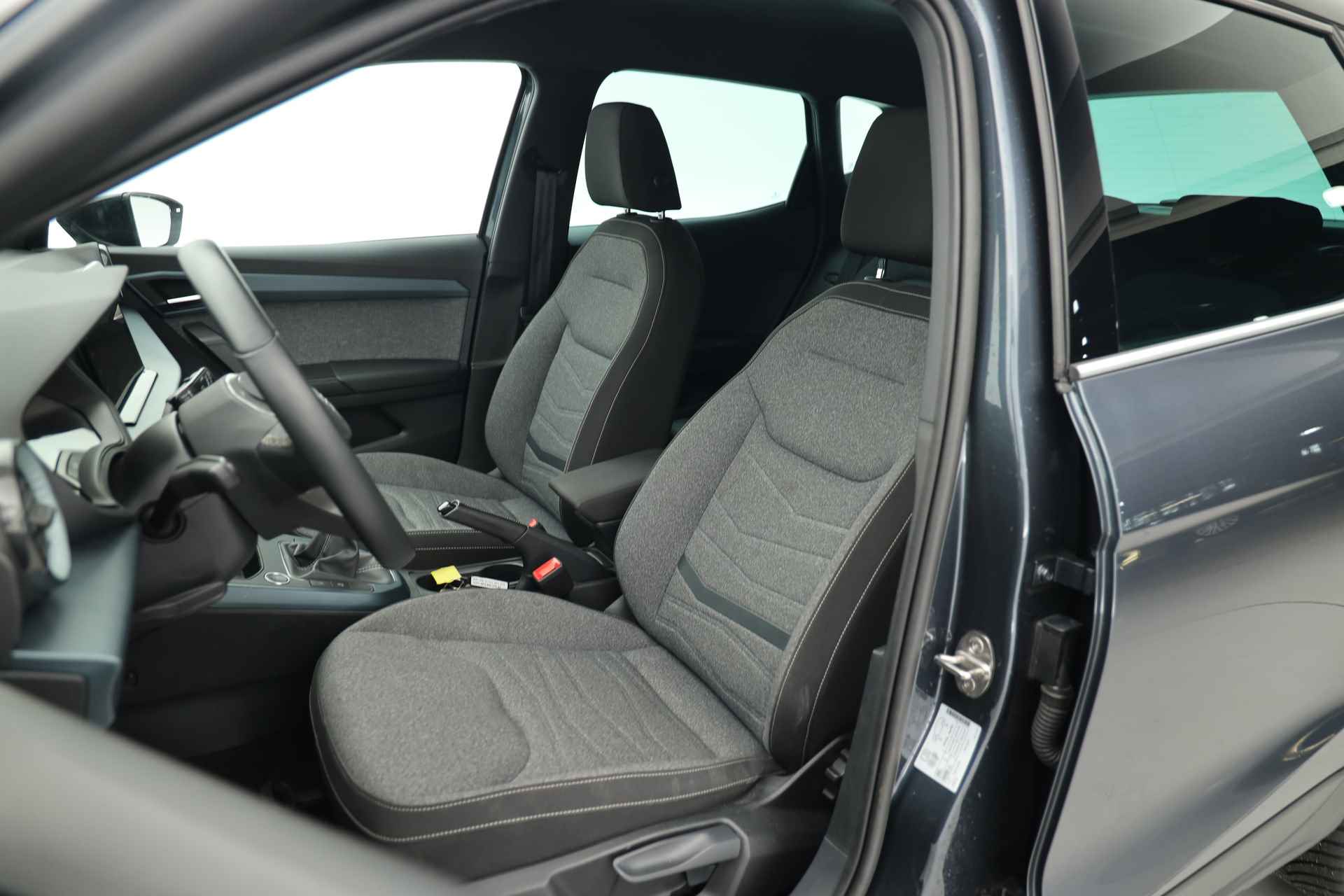 SEAT Arona 1.0 TSI Xperience | Navi | Cruise | Apple CarPlay | DAB | Stoelverw. - 3/31
