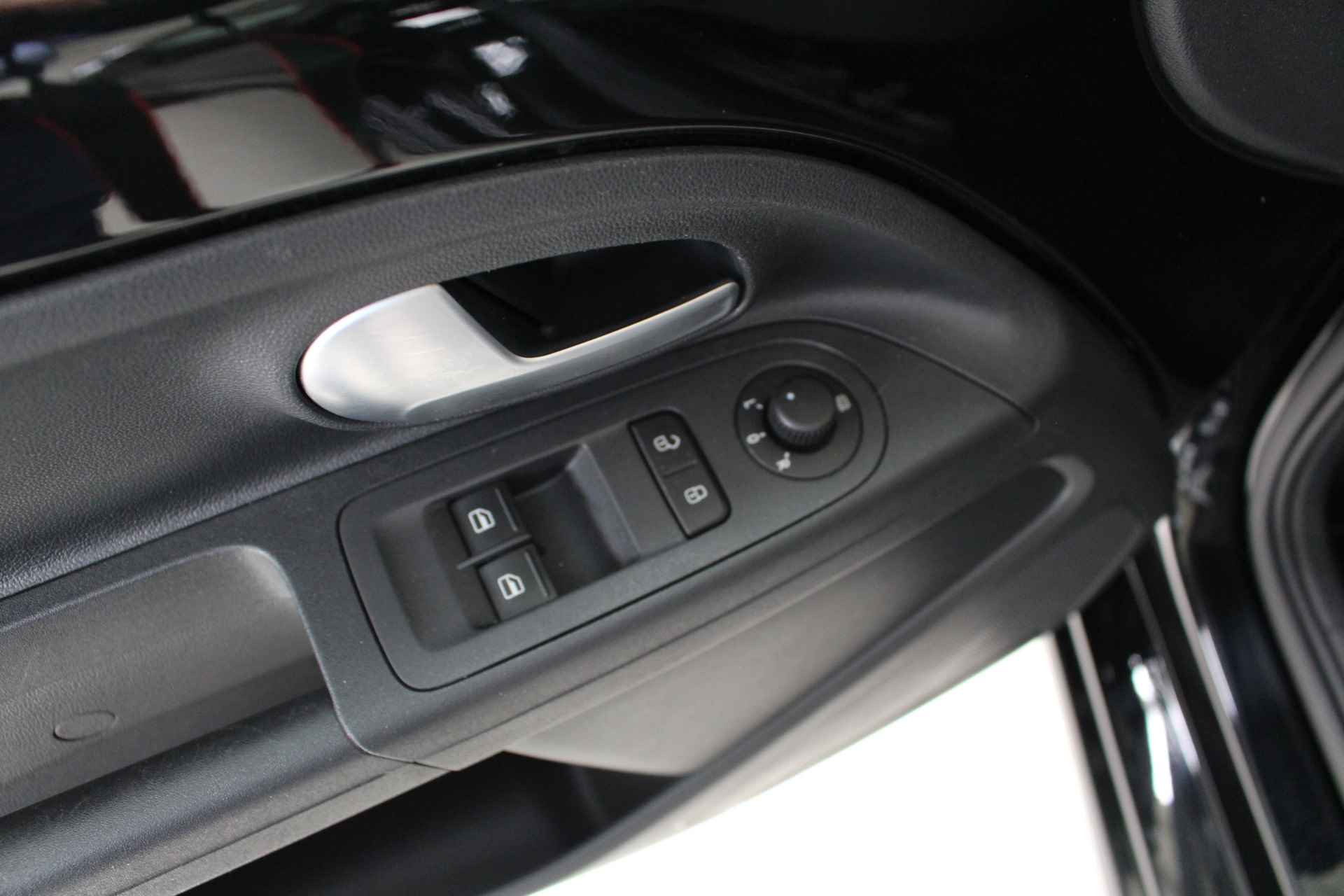 Volkswagen up! 1.0 Climate Control | Stoelverwarming | El. verstelbare spiegels | Bluetooth - 9/13