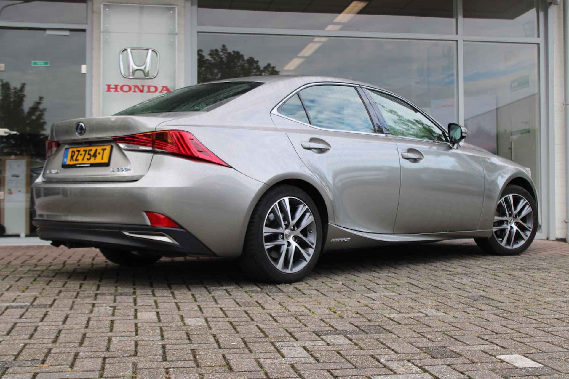 Lexus Is 300h Hybrid 223pk CVT Business Line - 2/47