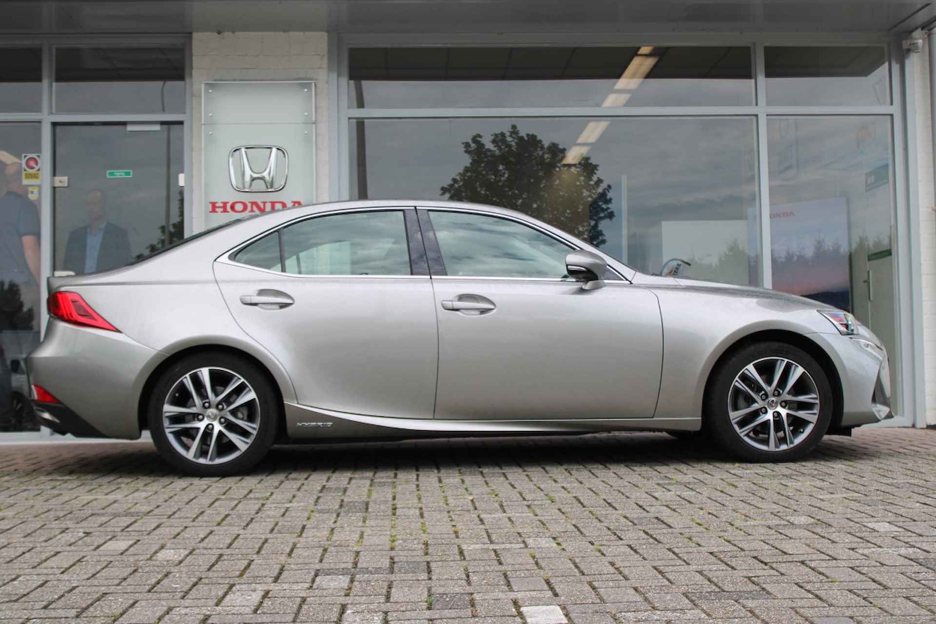 Lexus Is 300h Hybrid 223pk CVT Business Line - 3/47