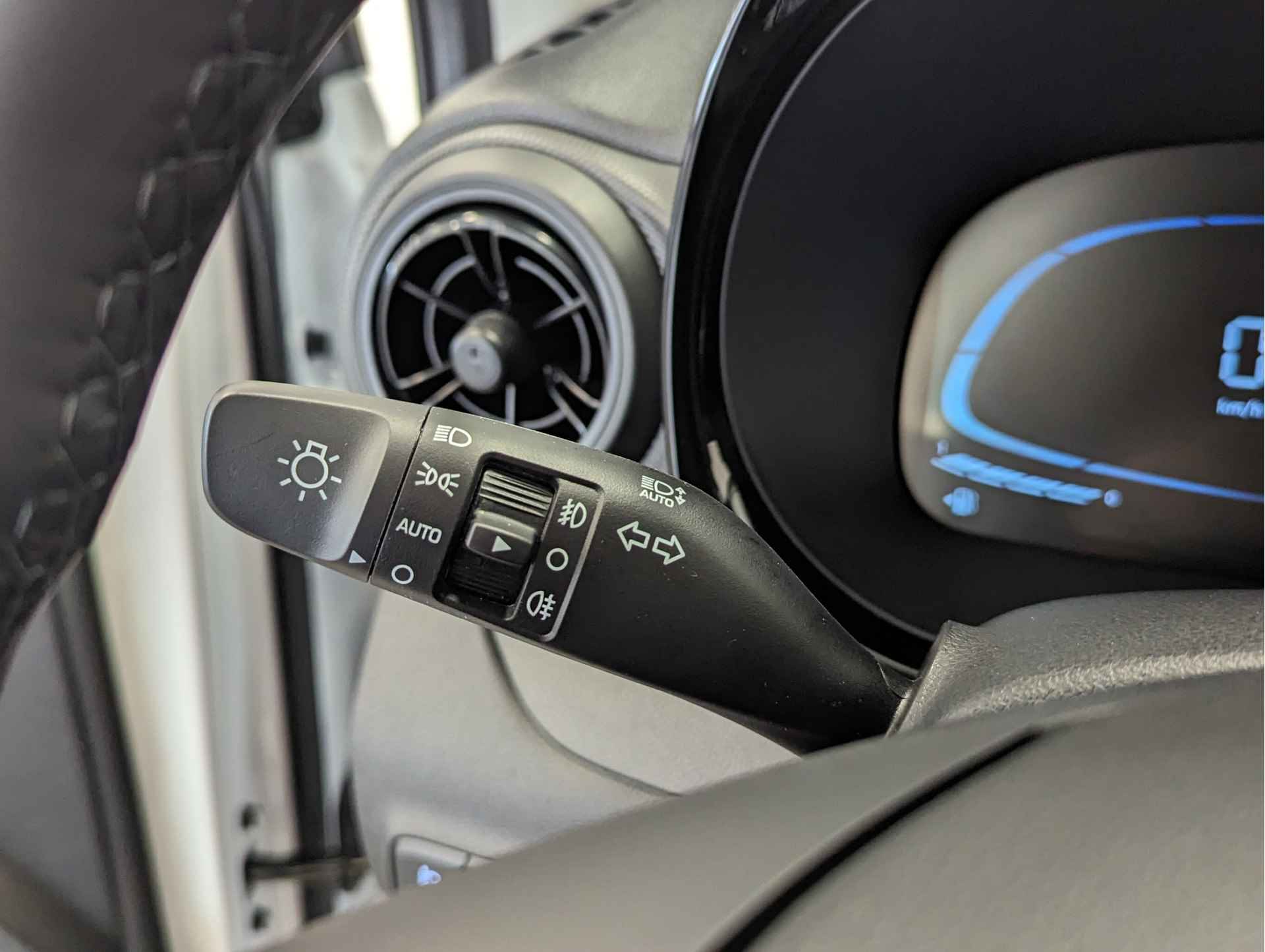 Hyundai i10 1.0 Comfort APPLE / ANDROID NAVIGATIE | AIRCO | BESCHIKBAAR VANAF 04-07-2024 - 28/42