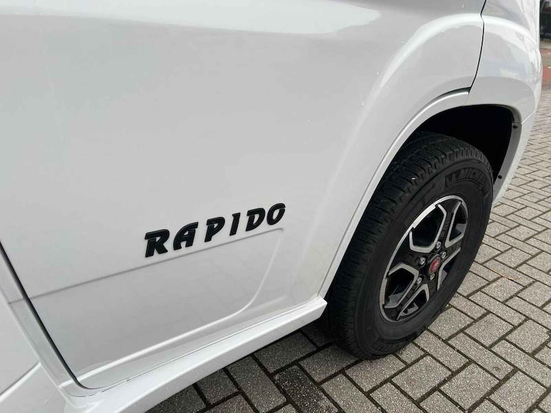 Rapido 696  Queensbed XXL Nieuw - 5/14