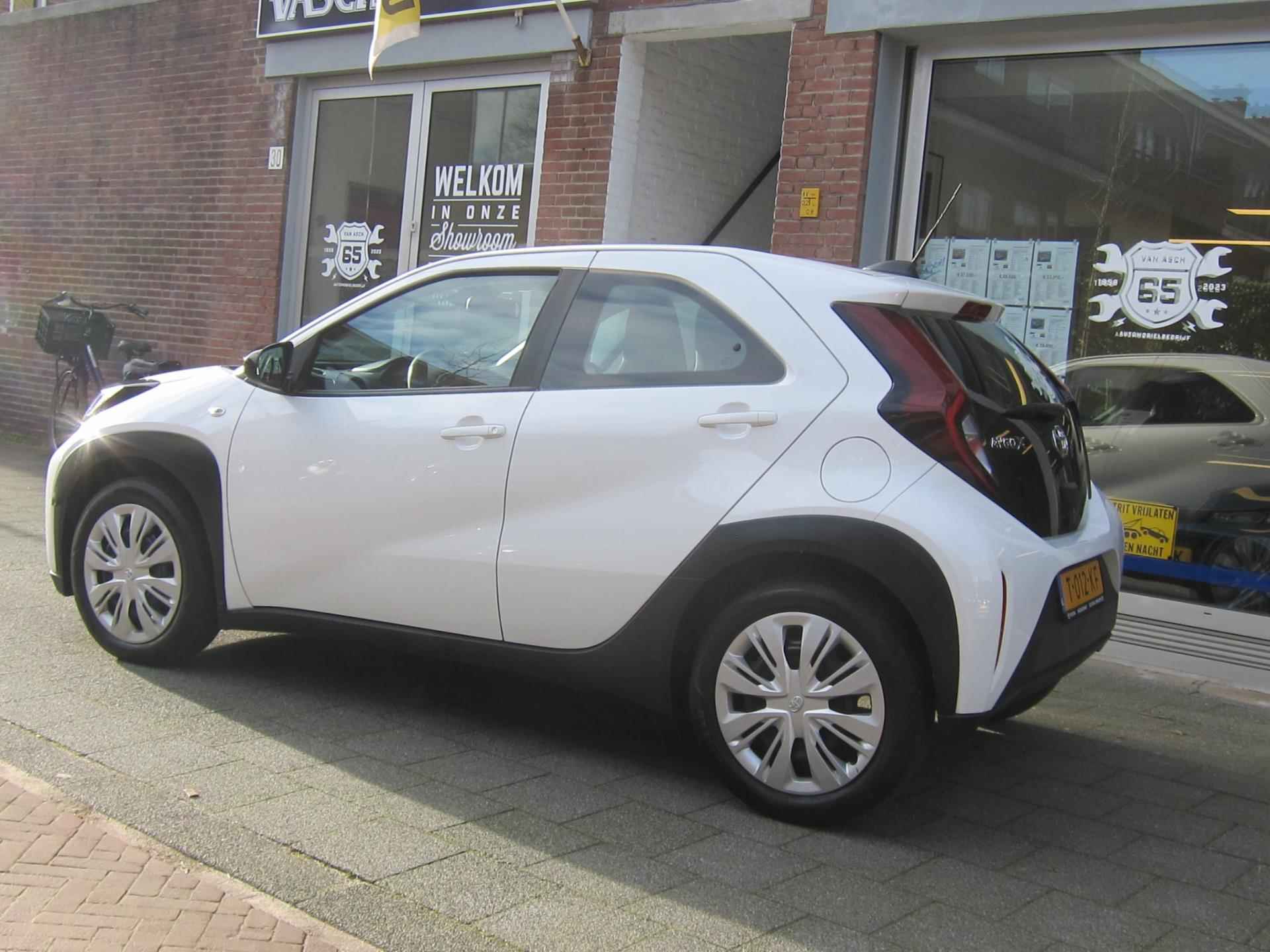 Toyota Aygo X 1.0 VVT-i MT Play All In Prijs Bovaggarantie Apple Carplay/Android-auto - 5/26