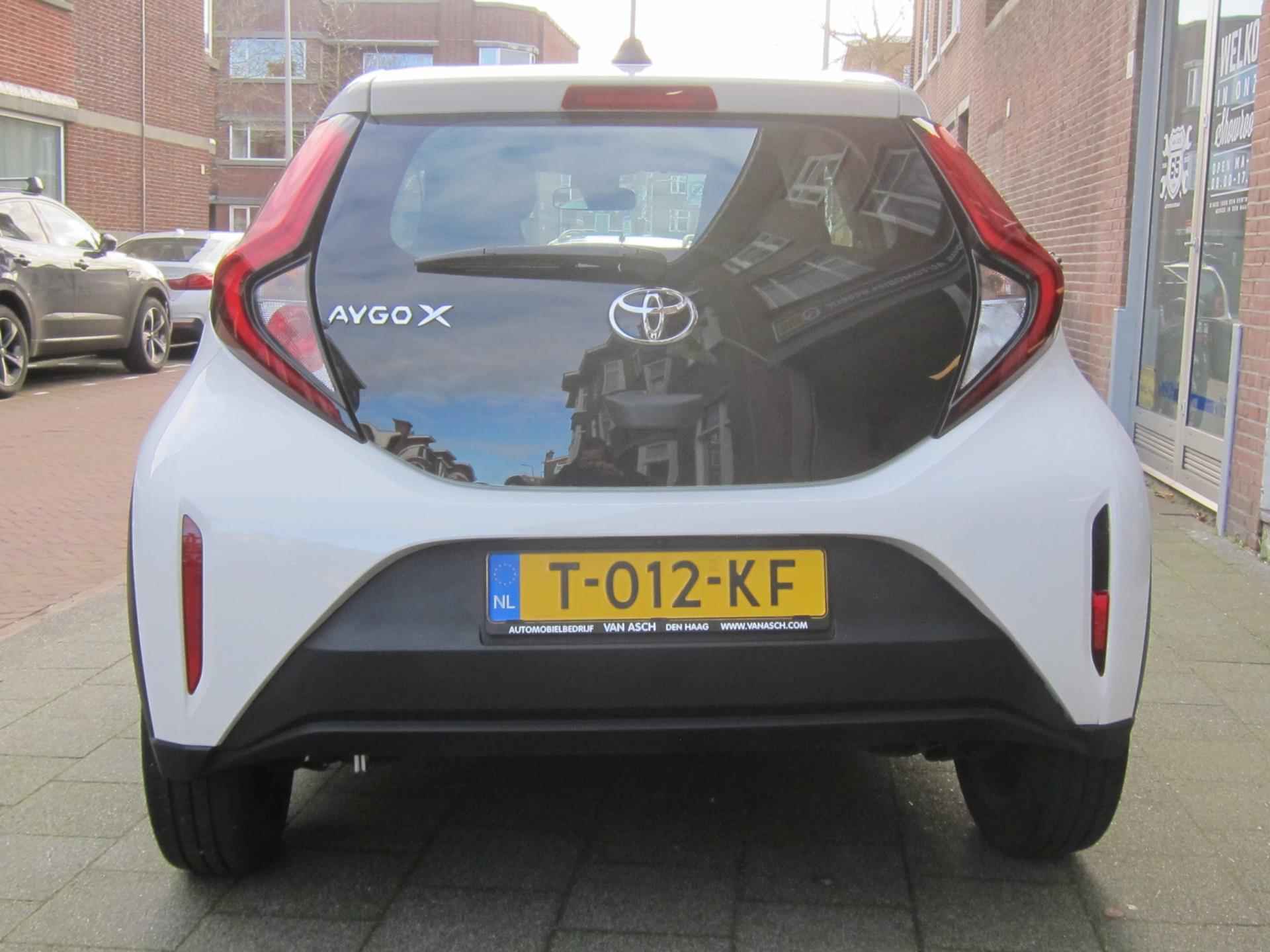 Toyota Aygo X 1.0 VVT-i MT Play All In Prijs Bovaggarantie Apple Carplay/Android-auto - 6/26