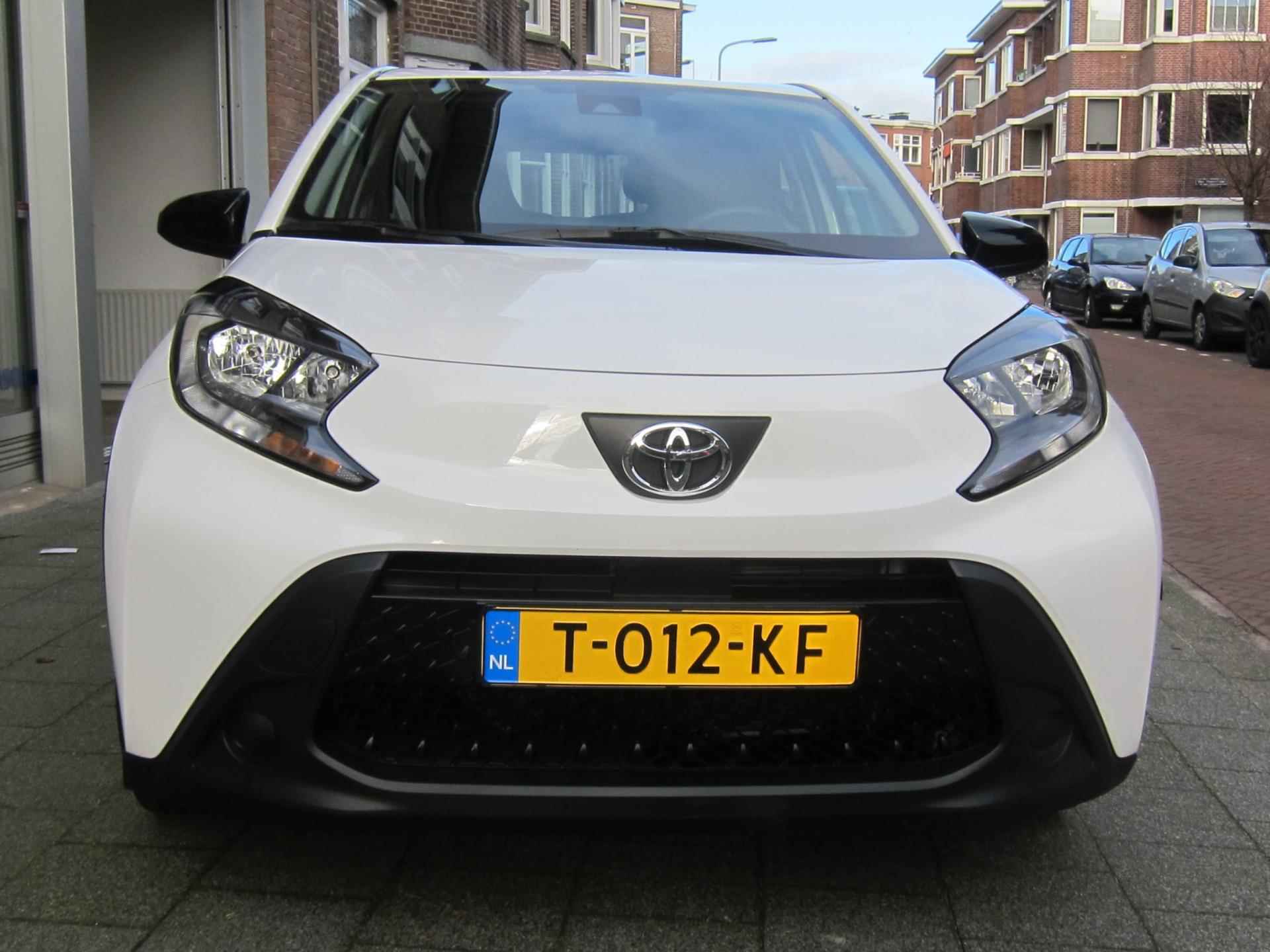 Toyota Aygo X 1.0 VVT-i MT Play All In Prijs Bovaggarantie Apple Carplay/Android-auto - 8/26