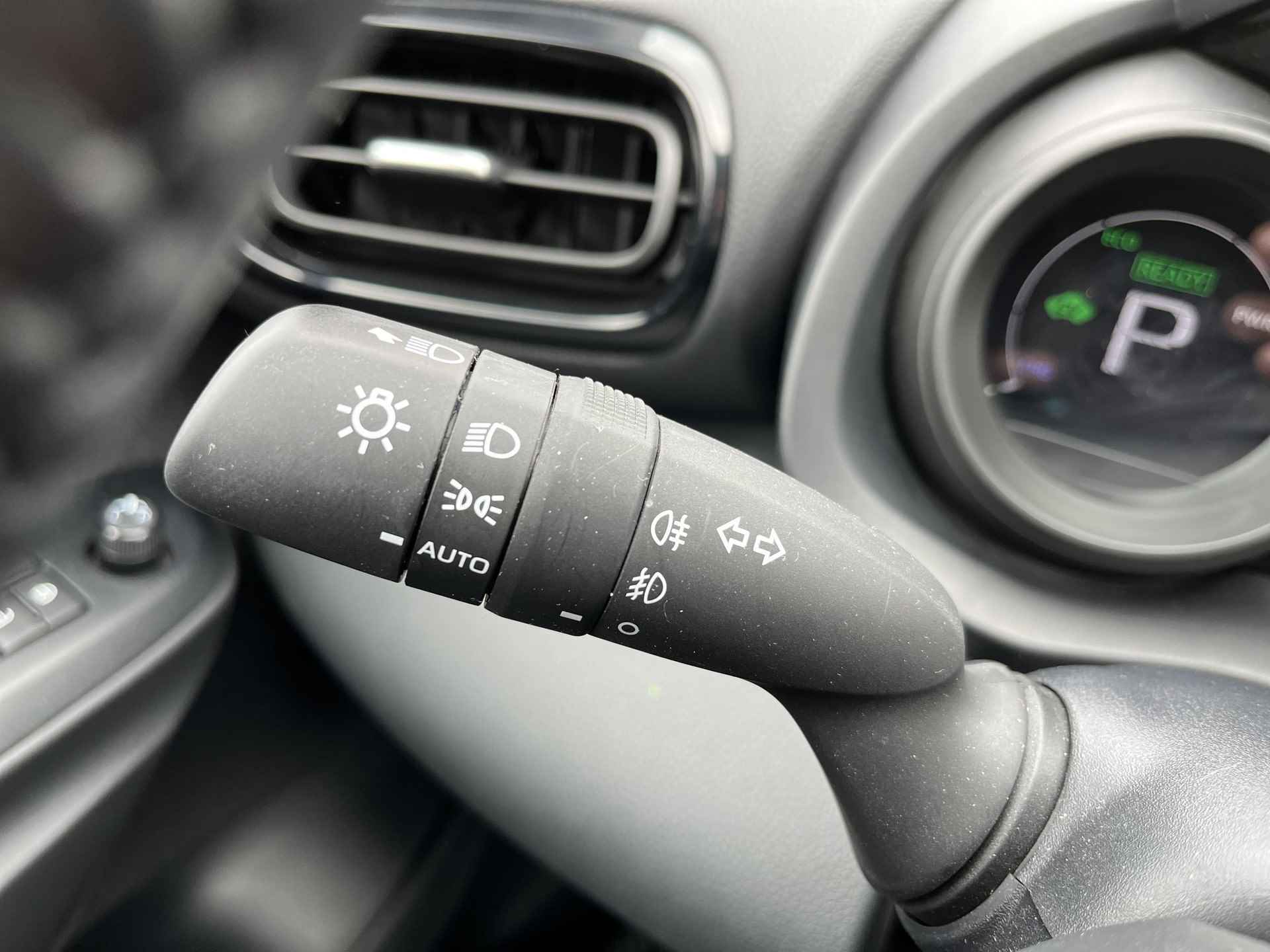 Toyota Yaris 1.5 Hybrid Dynamic | All-in prijs | Apple/Android | Stoelverwarming | Camera | - 15/34