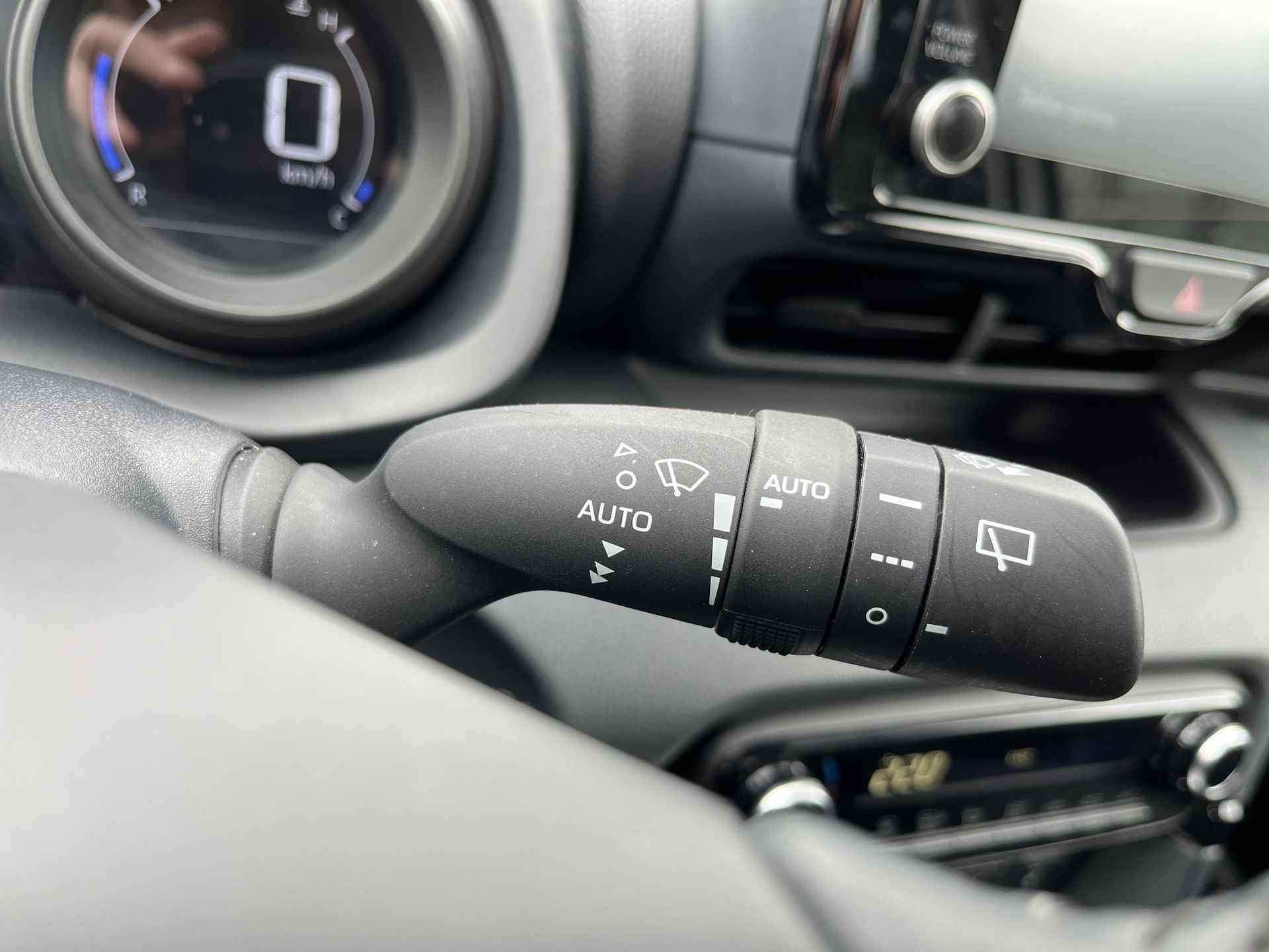 Toyota Yaris 1.5 Hybrid Dynamic | All-in prijs | Apple/Android | Stoelverwarming | Camera | - 19/34