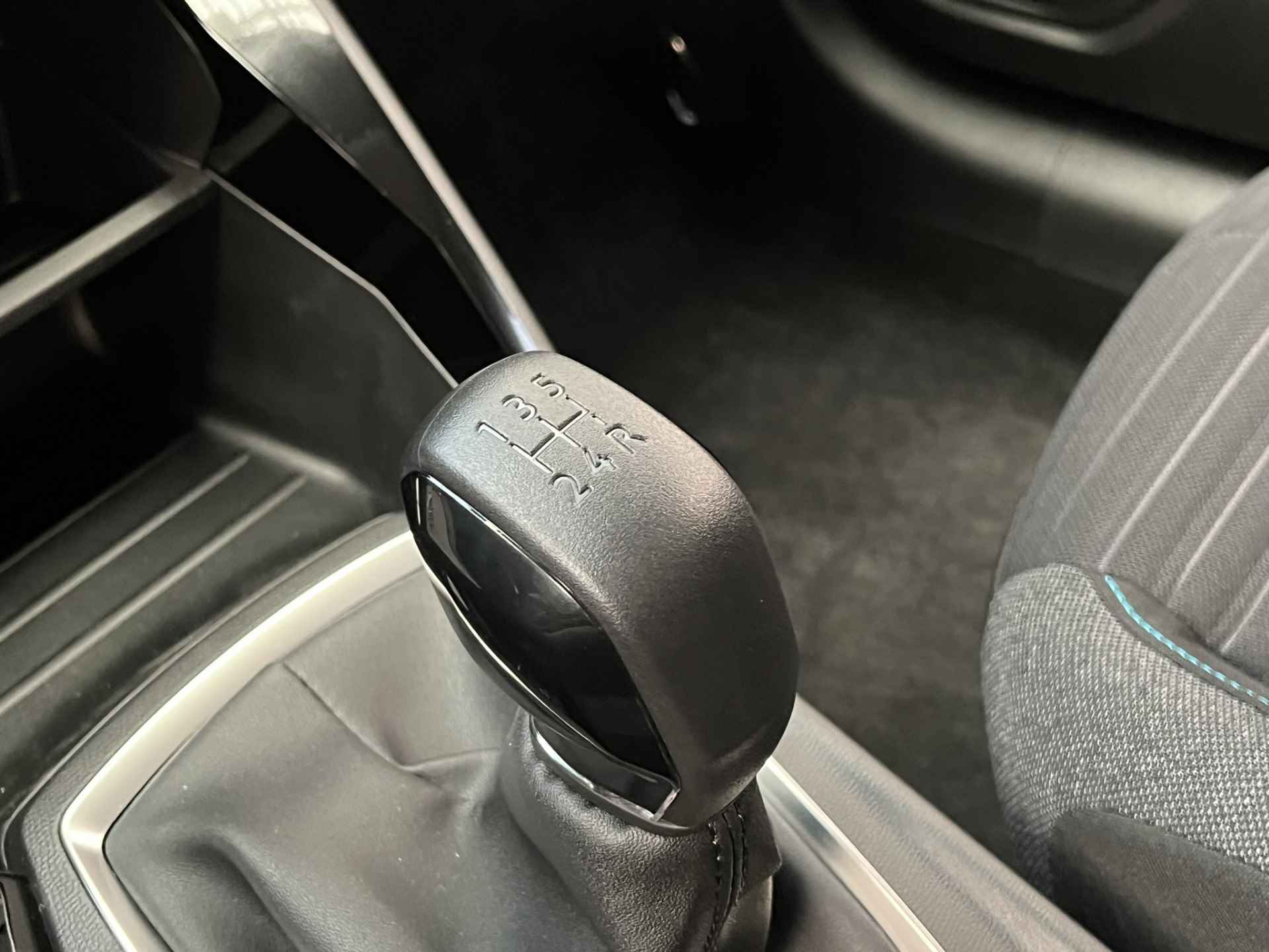 Peugeot 208 1.2 PureTech 75 PK Style | Navigatie | LED Koplampen | Achteruitrijcamera | Parkeersensoren | Apple Carplay / Android Auto | Cruise Controle | Airconditioning | 16" LMV | Donker glas Private lease va € 389 p/mnd - 21/36