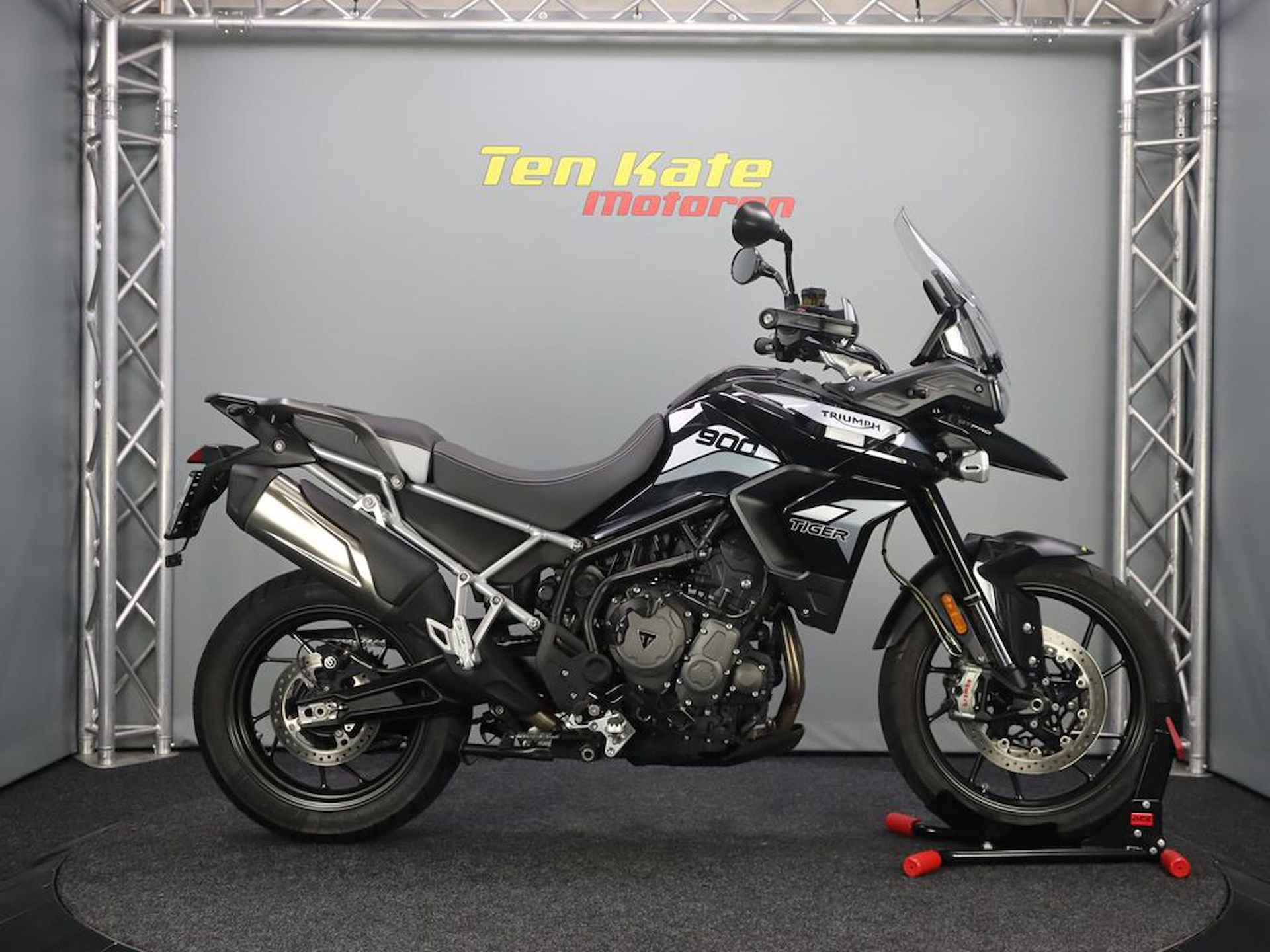 Triumph Tiger 900 GT Pro - 1/12