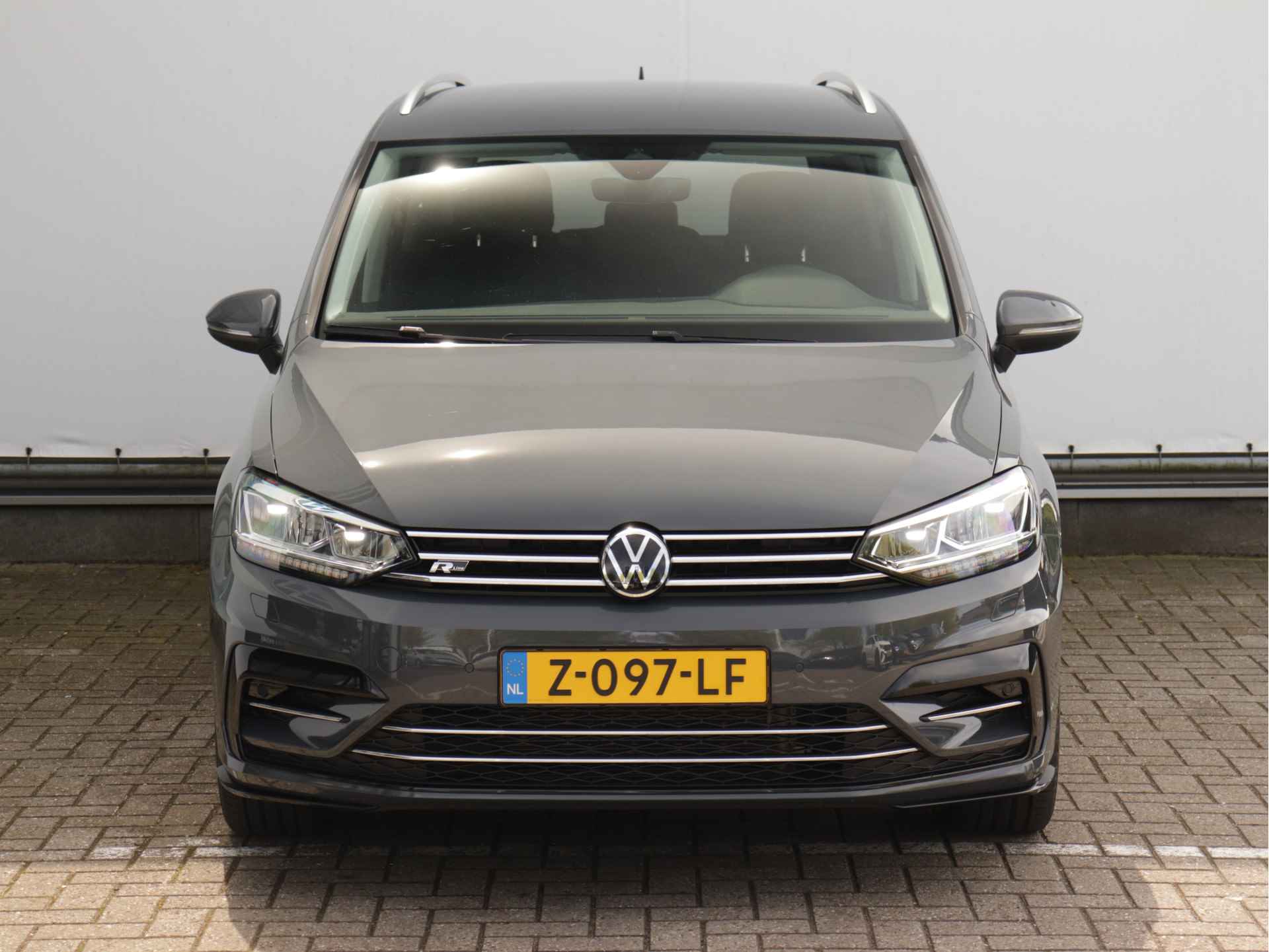 Volkswagen Touran 1.5 TSI Highline Business R 7p 150pk Automaat | R-Line | Dodehoekdetectie | Spiegel pakket | 18" Velgen | Navigatie - 4/46