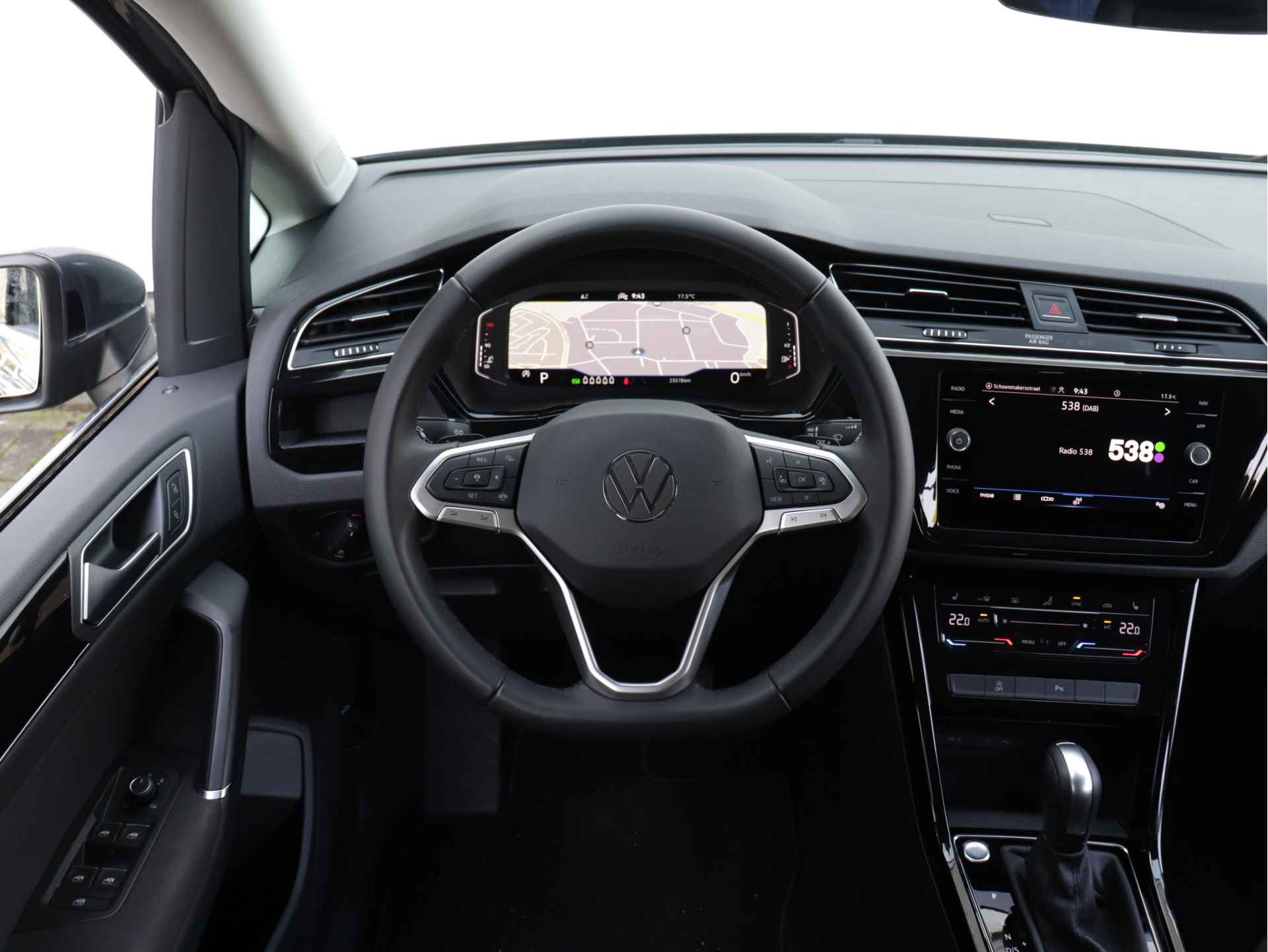 Volkswagen Touran 1.5 TSI Highline Business R 7p 150pk Automaat | R-Line | Dodehoekdetectie | Spiegel pakket | 18" Velgen | Navigatie - 9/46