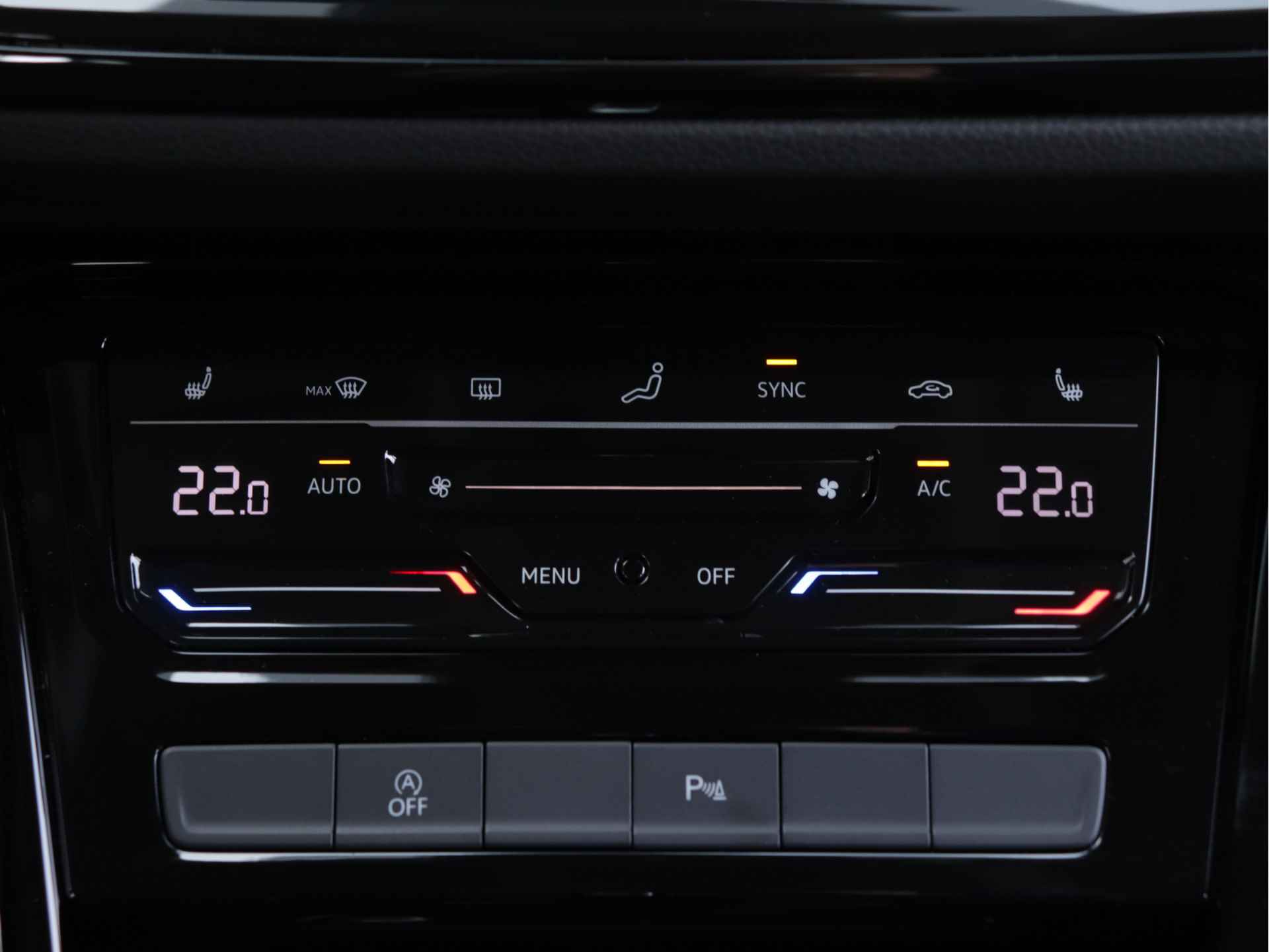 Volkswagen Touran 1.5 TSI Highline Business R 7p 150pk Automaat | R-Line | Dodehoekdetectie | Spiegel pakket | 18" Velgen | Navigatie - 41/46