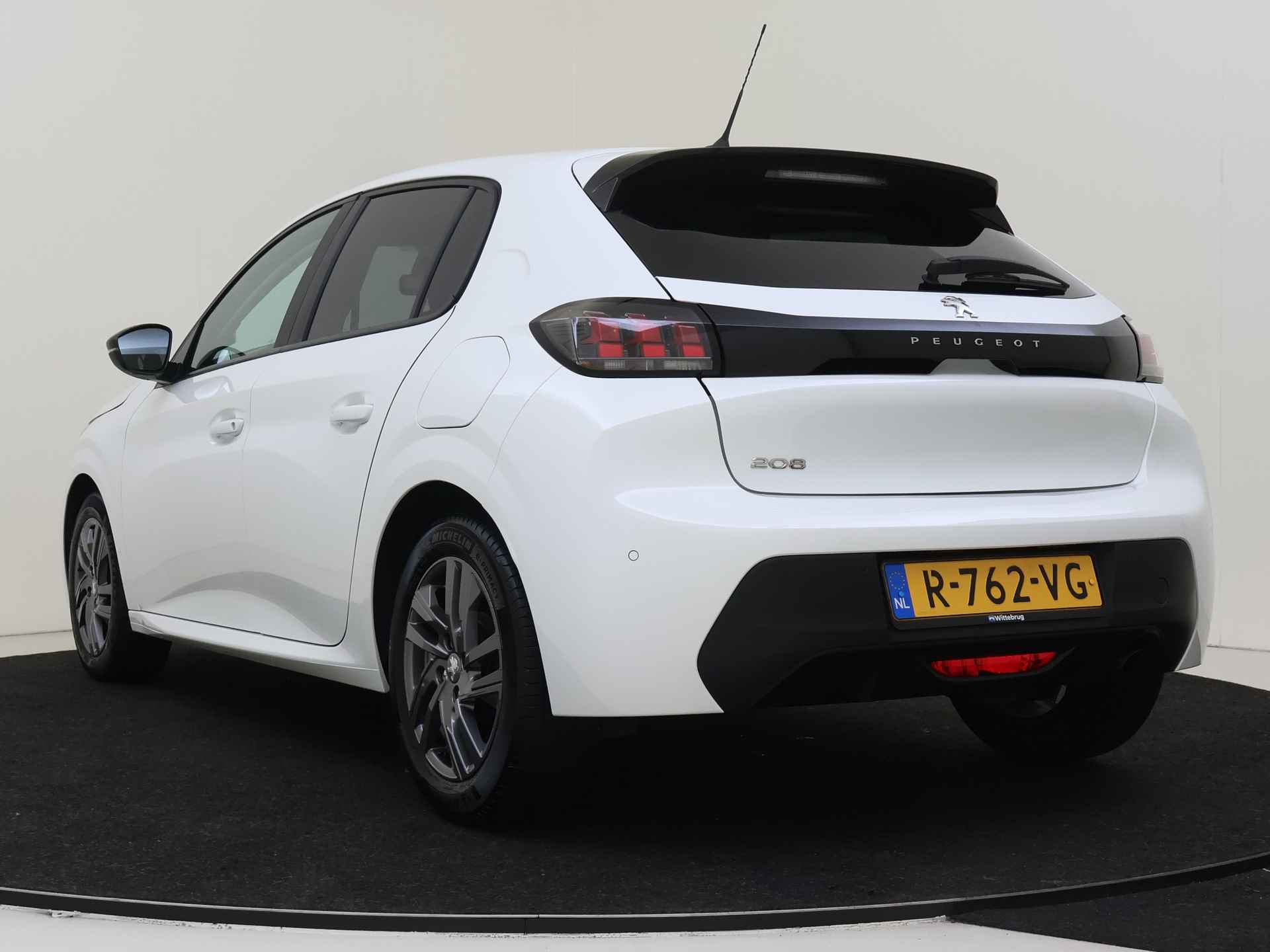 Peugeot 208 1.2 PureTech Active Pack | Navigatie full map | Parkeersensoren - 5/41