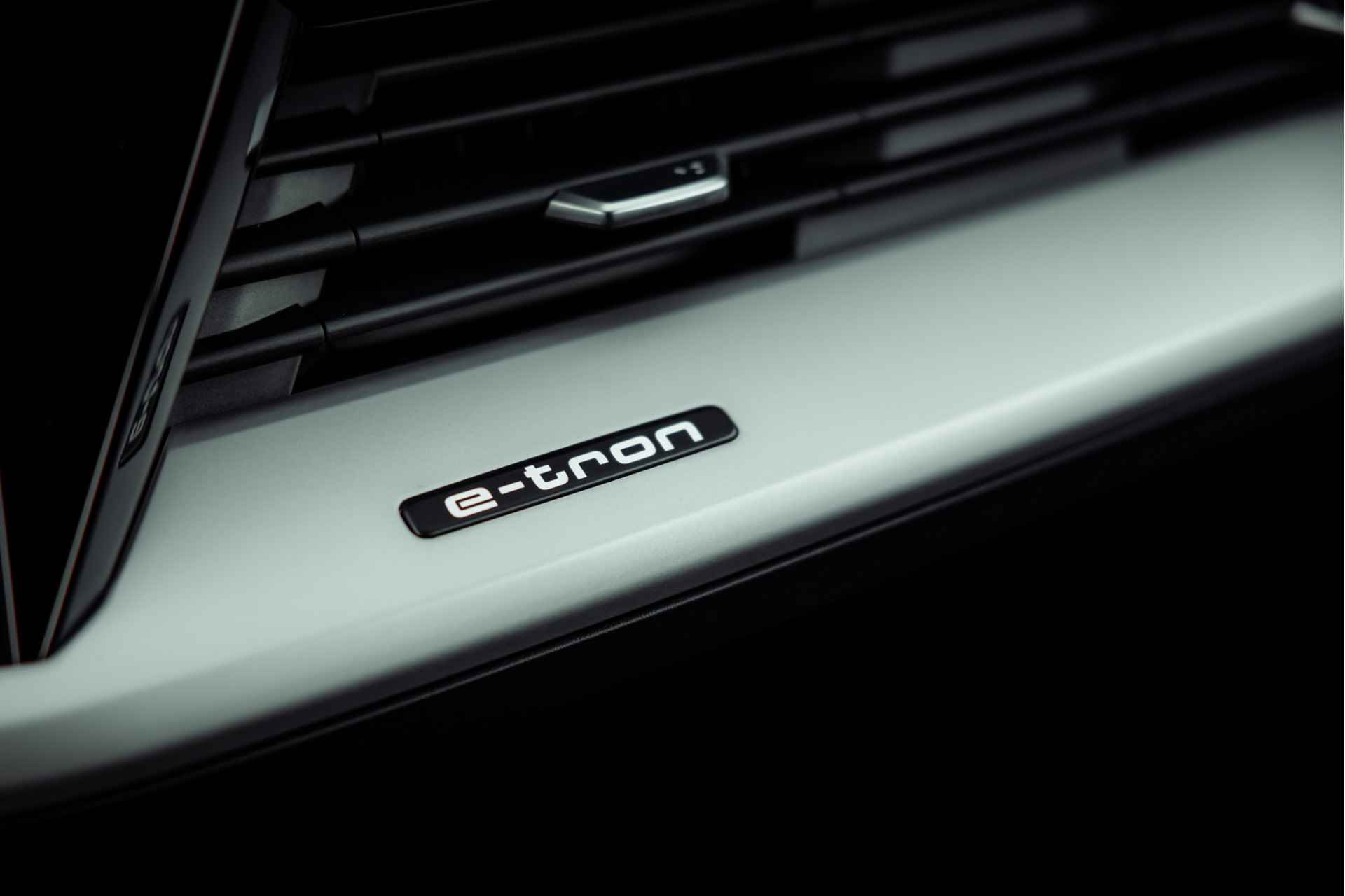 Audi Q4 e-tron 40 Launch edition 204pk 77 kWh - 25/27