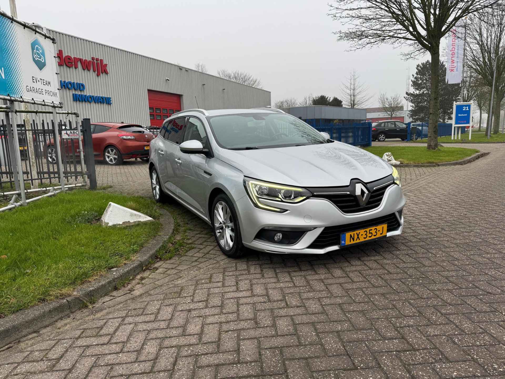 Renault Mégane Estate 1.2 TCe Zen LED/NAVI/CRUIS/BLEUTOOHT - 17/28