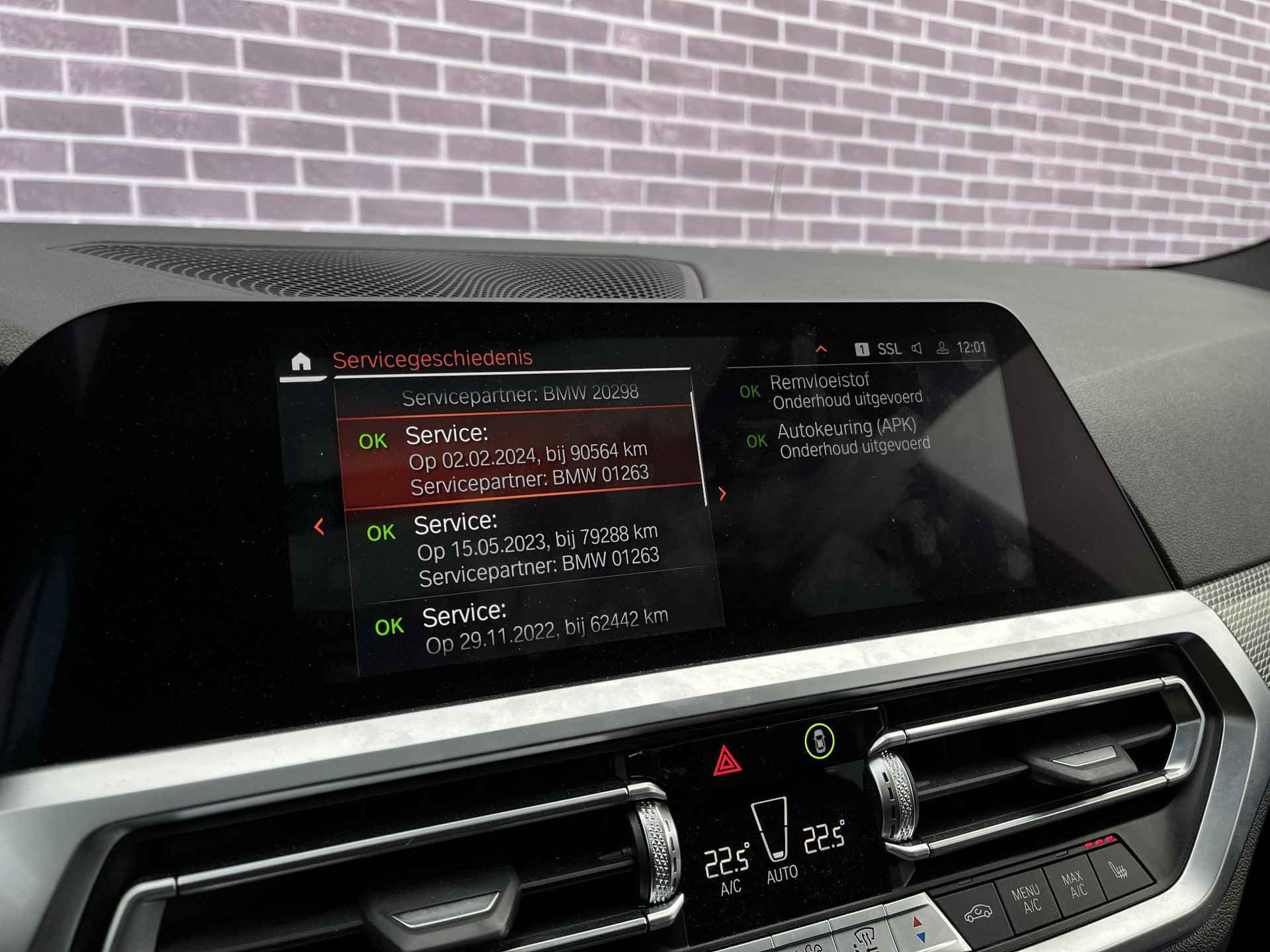 BMW 3-serie Touring 320i High Executive | M Sport | Volledig Dealer Onderhouden | Laser Licht | Panoramadak | Head Up | Adaptive Onderstel | Cruise Control | Navi | Apple Carplay & Android Auto | PDC - 13/41